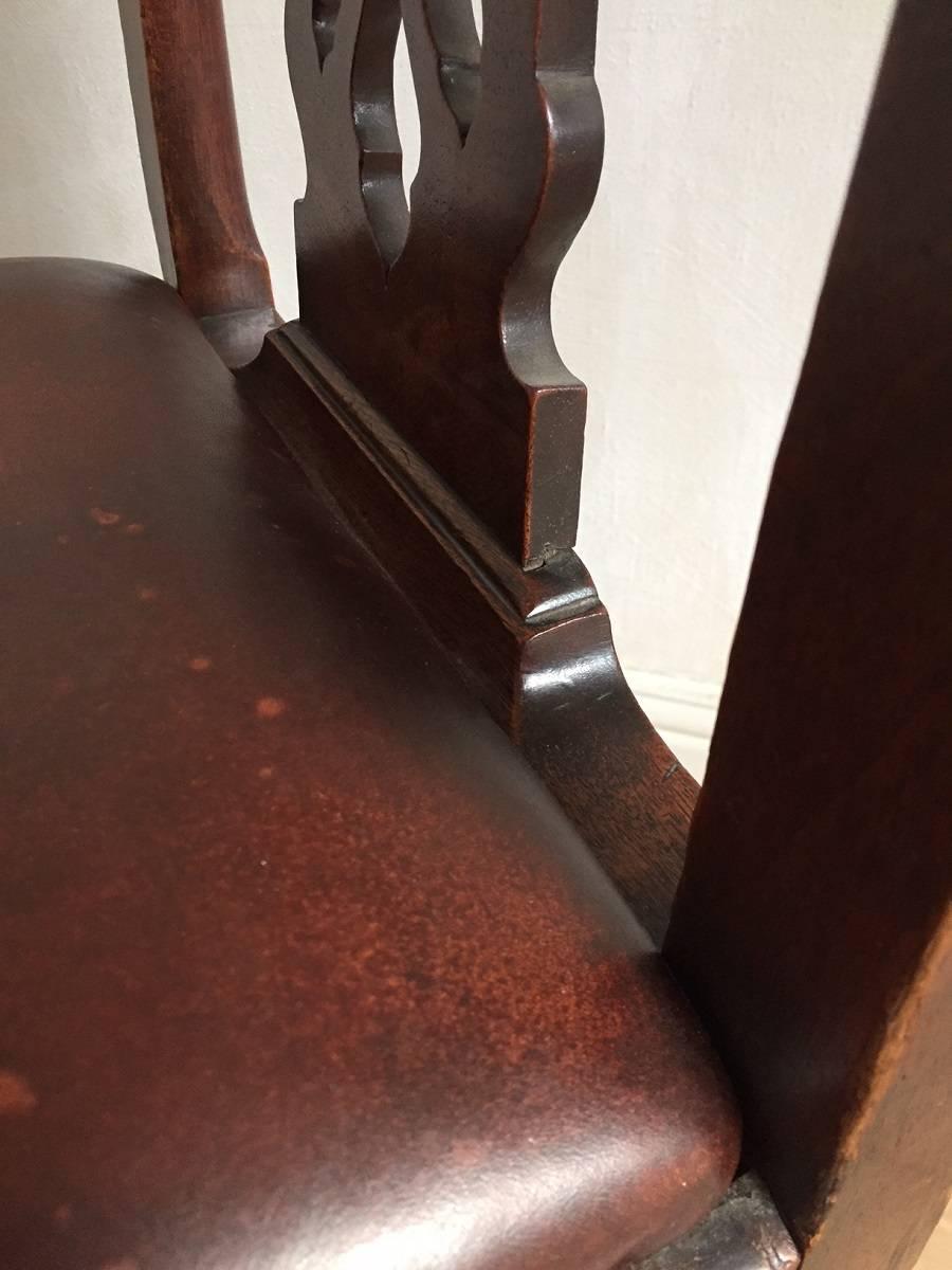 Chippendale Mahogany Chair with Leather Seat In Excellent Condition For Sale In Vosselaar, BE