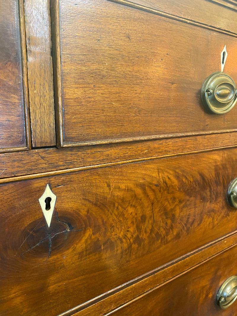 Mid-18th Century Chippendale Mahogany Chest of Drawers with Six Drawers In Good Condition For Sale In Middleburg, VA