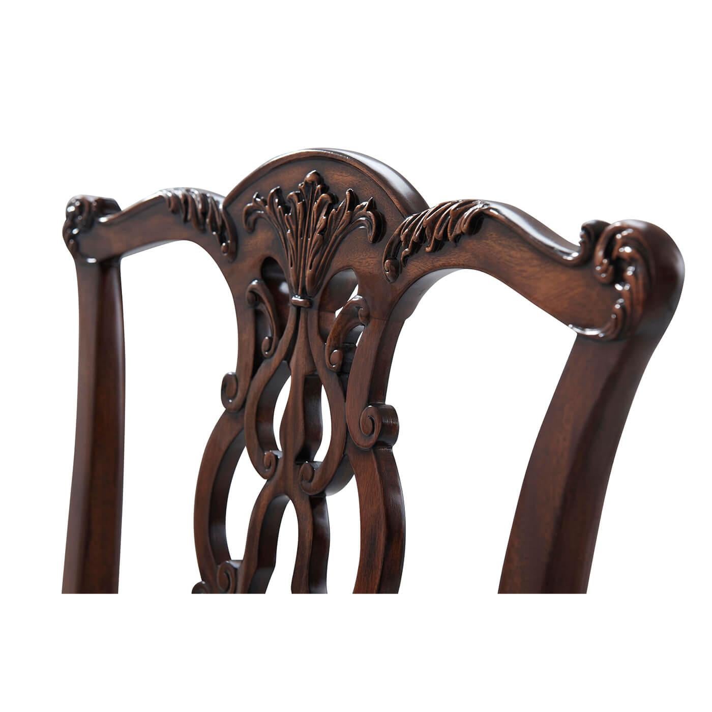 Legno Sedie da pranzo Chippendale in mogano (set di 2) in vendita