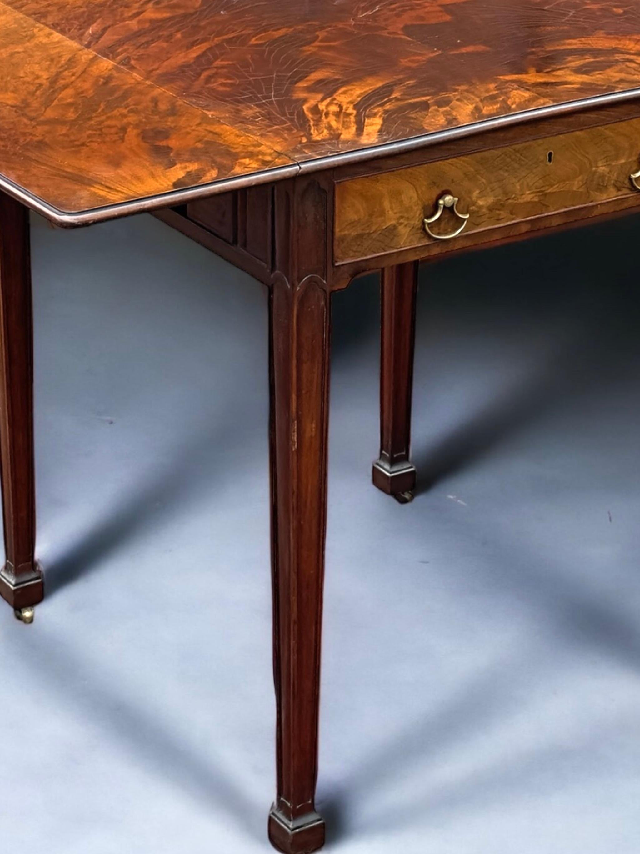 Mahogany Chippendale mahogany Pembroke table. For Sale
