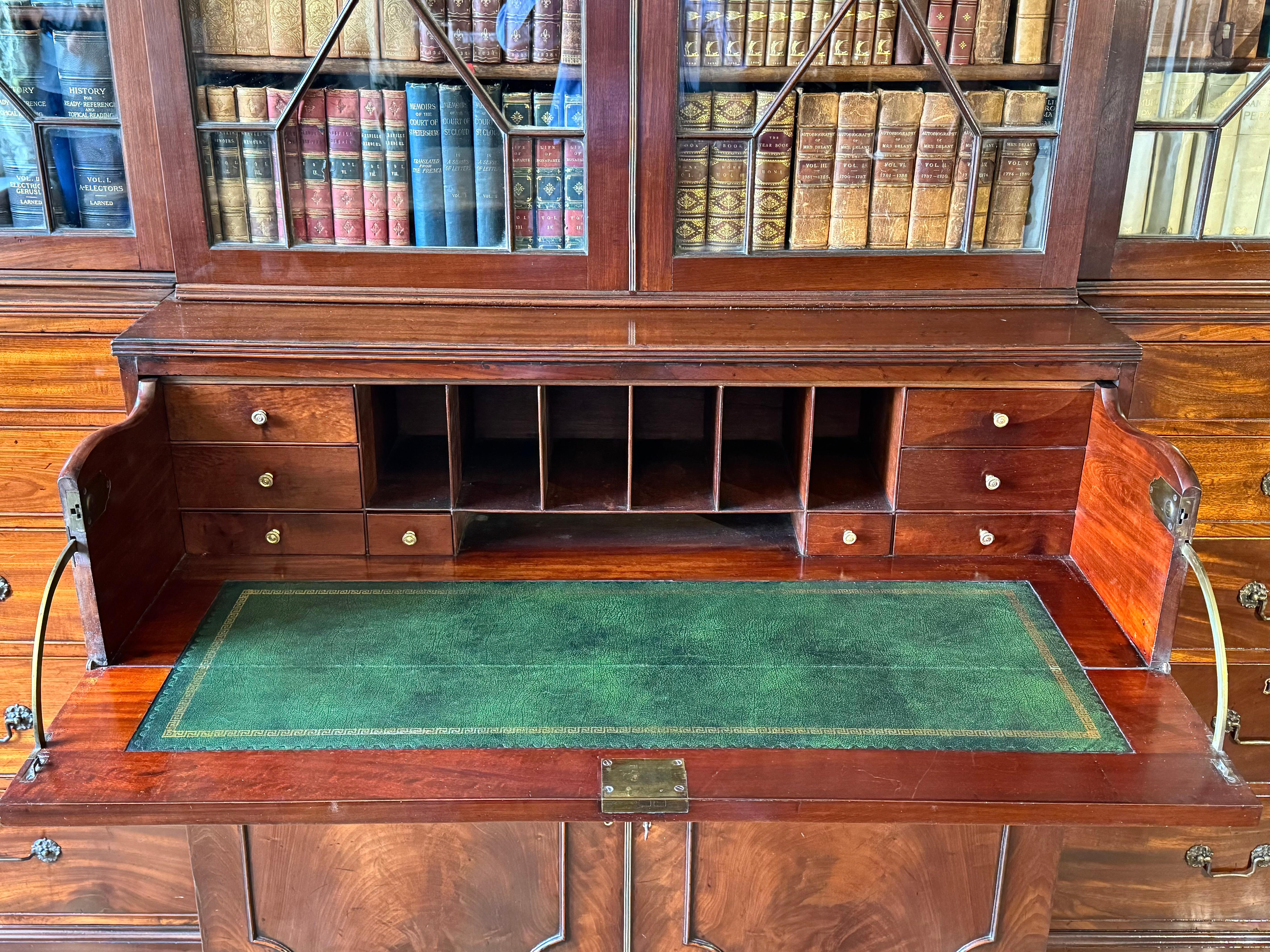 Inglese Chippendale Mahogany Secretaire Breakfront Library Bookcase in vendita