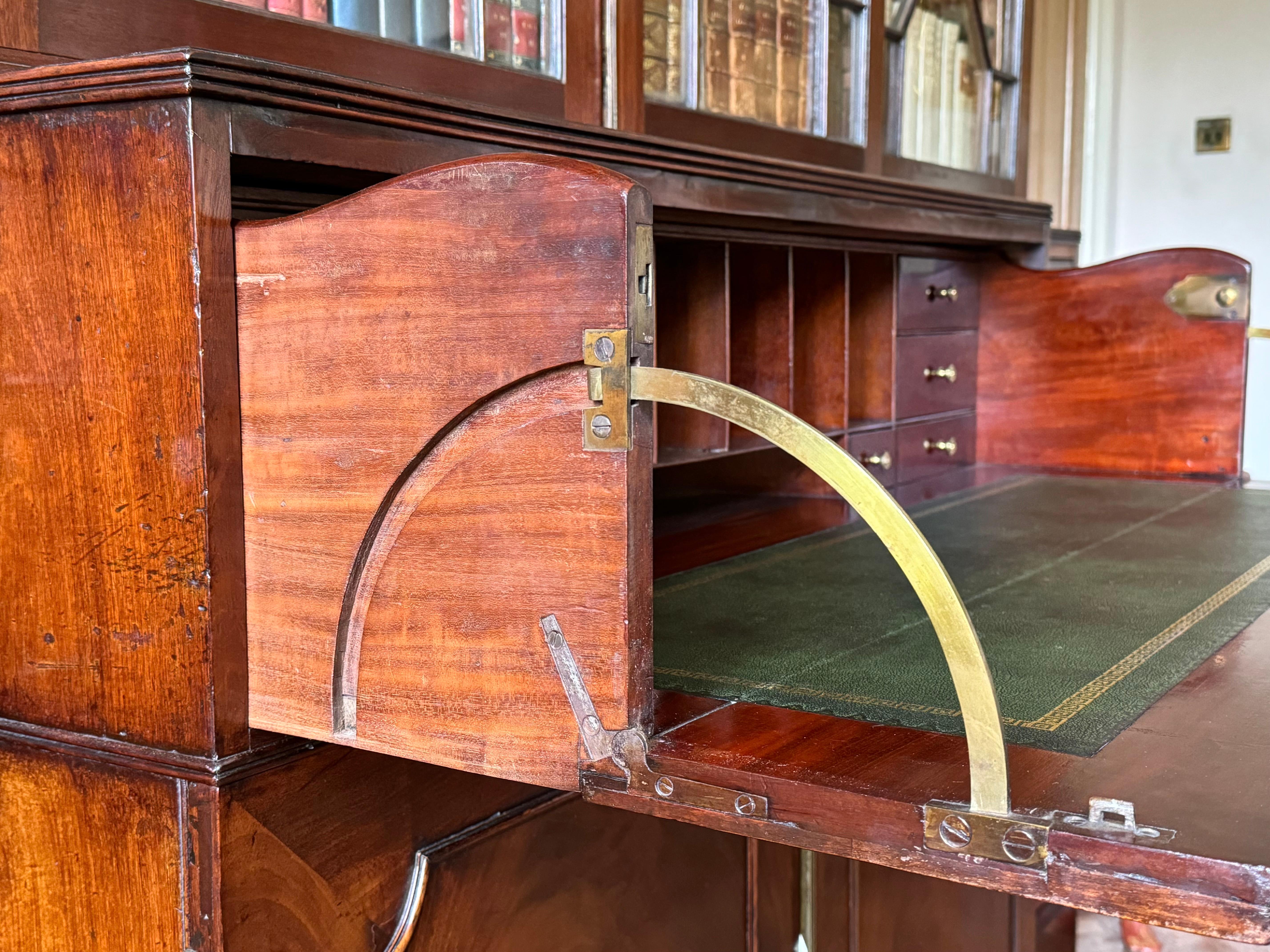 Fino al XVIII secolo Chippendale Mahogany Secretaire Breakfront Library Bookcase in vendita