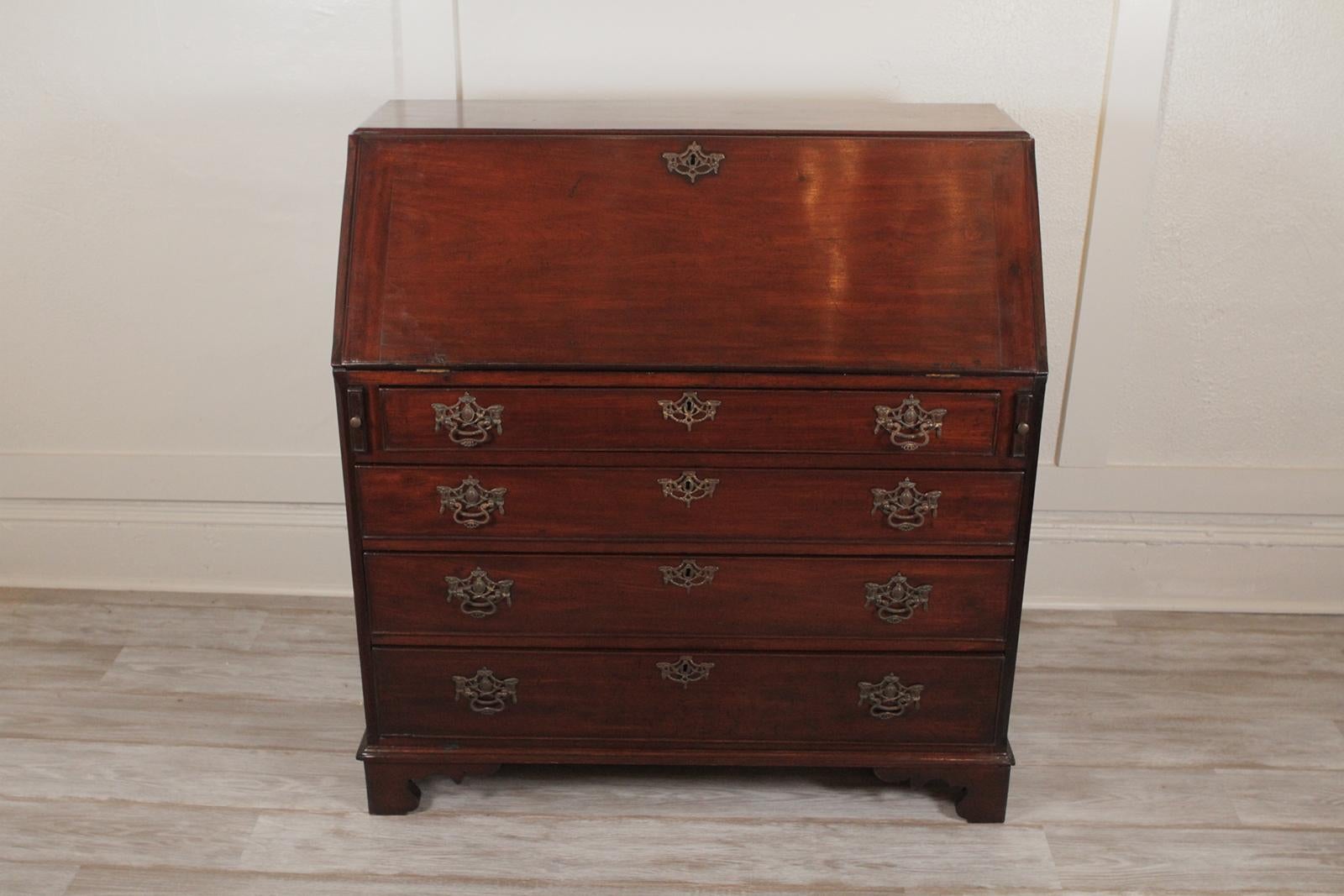 Chippendale mahogany slant front desk, circa 1770-1800. Great quality handcrafted desk probably Made in Pennsylvania.
Dimensions: 40” L x 30” W x 18” D.
    