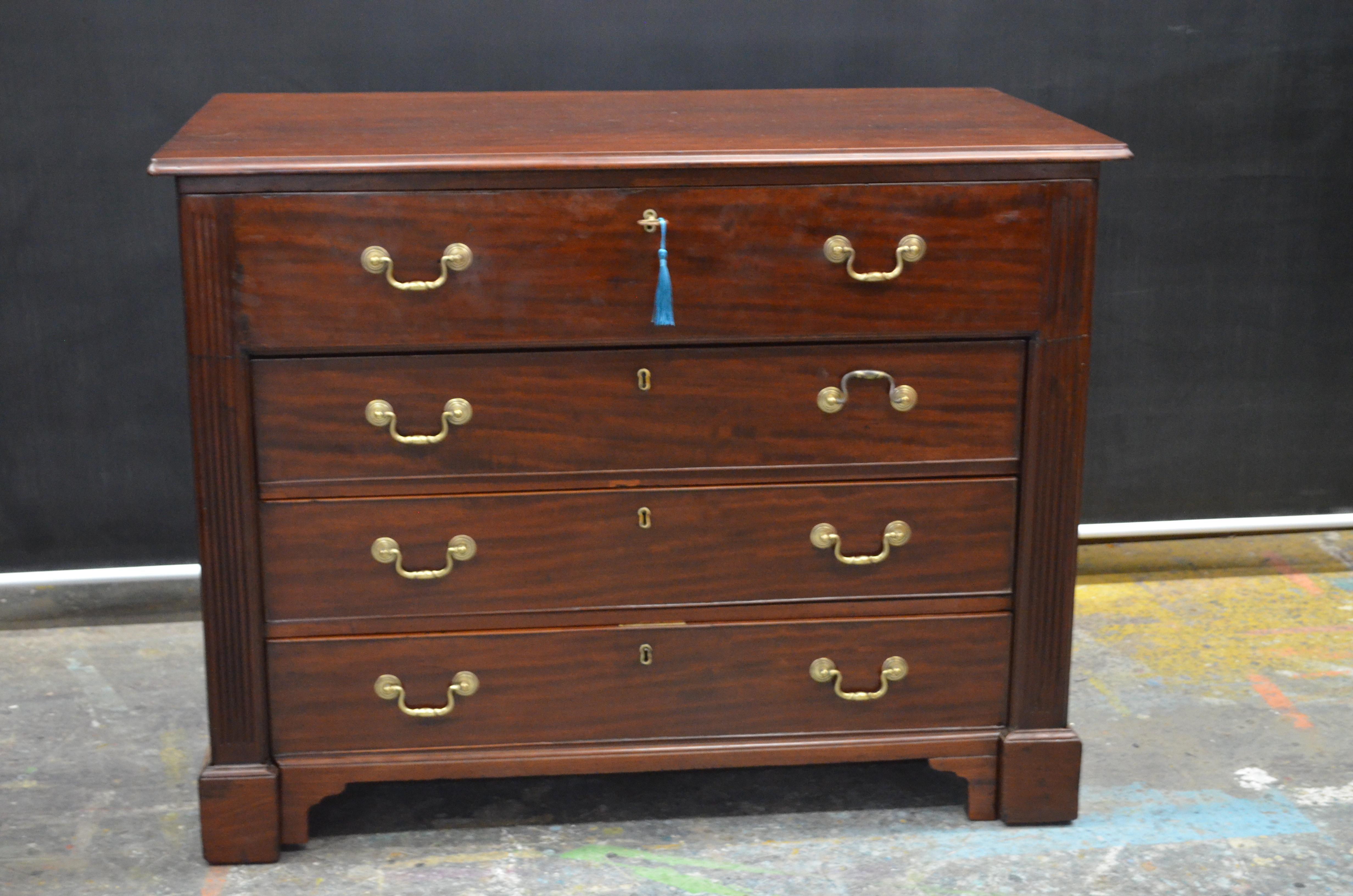 Chippendale Metamorphic Chest with Pull Out Writing Desk, 18th Century For Sale 6