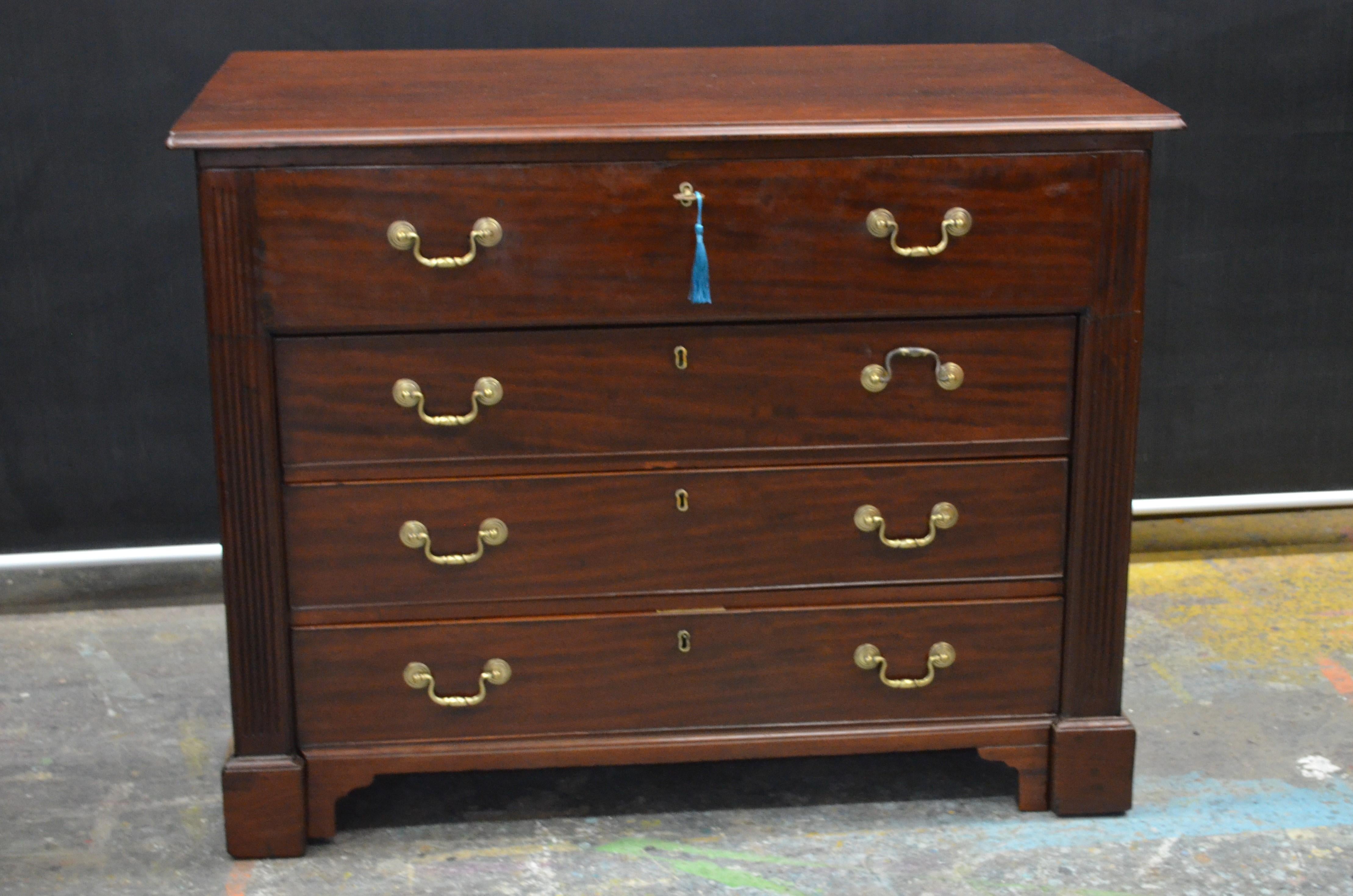 Chippendale Metamorphic Chest with Pull Out Writing Desk, 18th Century For Sale 7