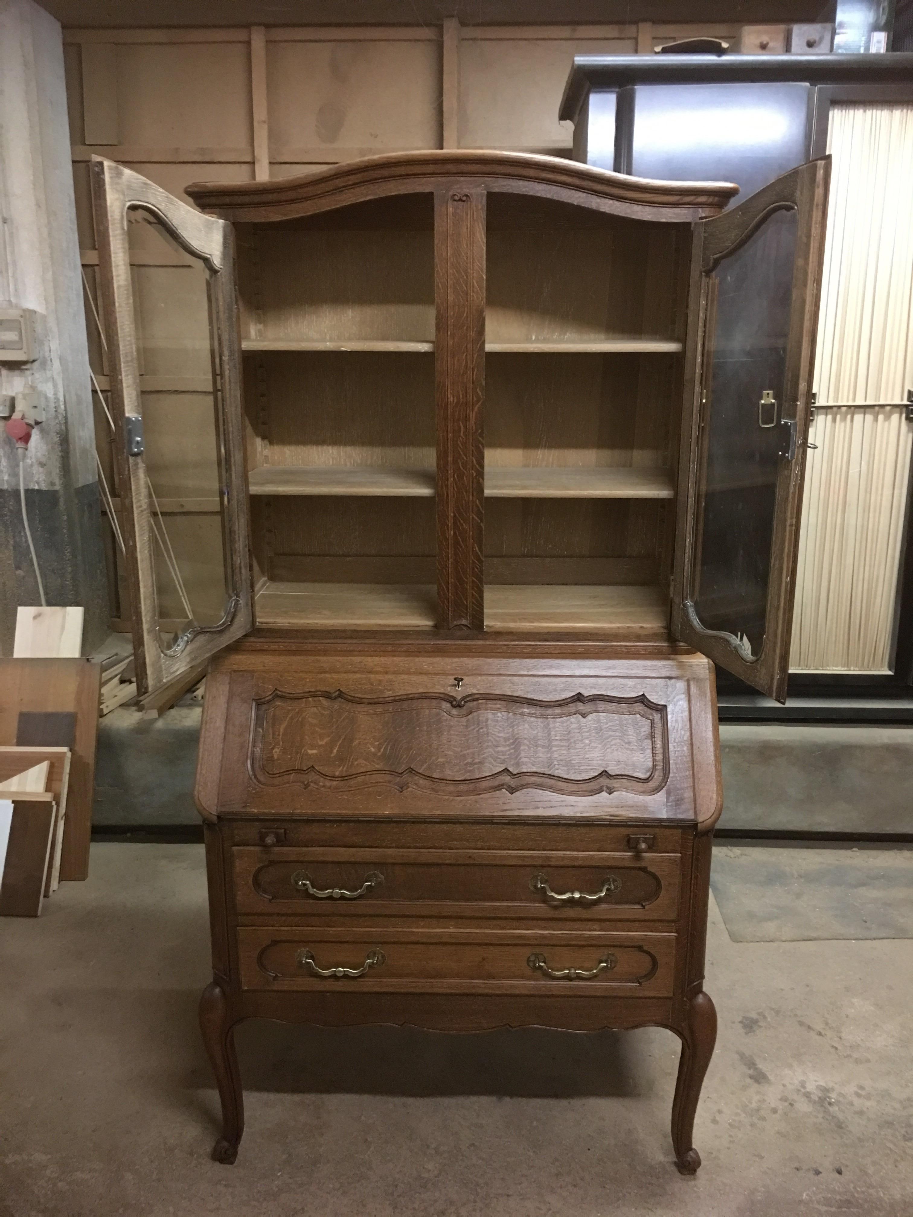 Veneer Chippendale Oak Glass Secretary with Hinged Plate For Sale