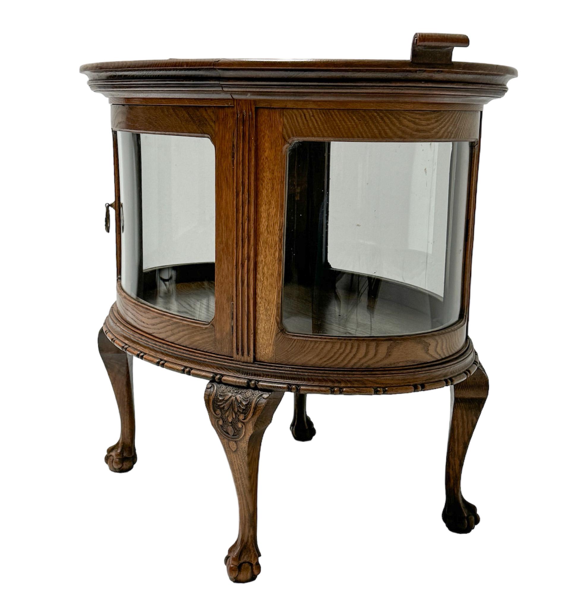Chippendale Oak Tea Cabinet, 1920s For Sale 3