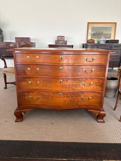 Chippendale Oxbow Chest of Drawers, Cherrywood, 18th century
