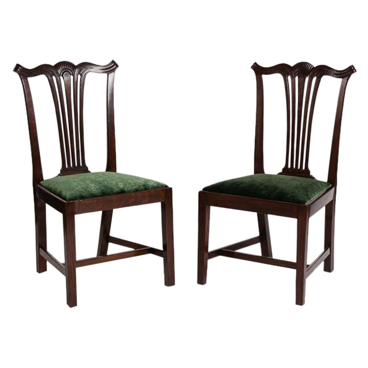 Chippendale, Pair of Carved Oak Side Chairs, England, Late 18th Century For Sale