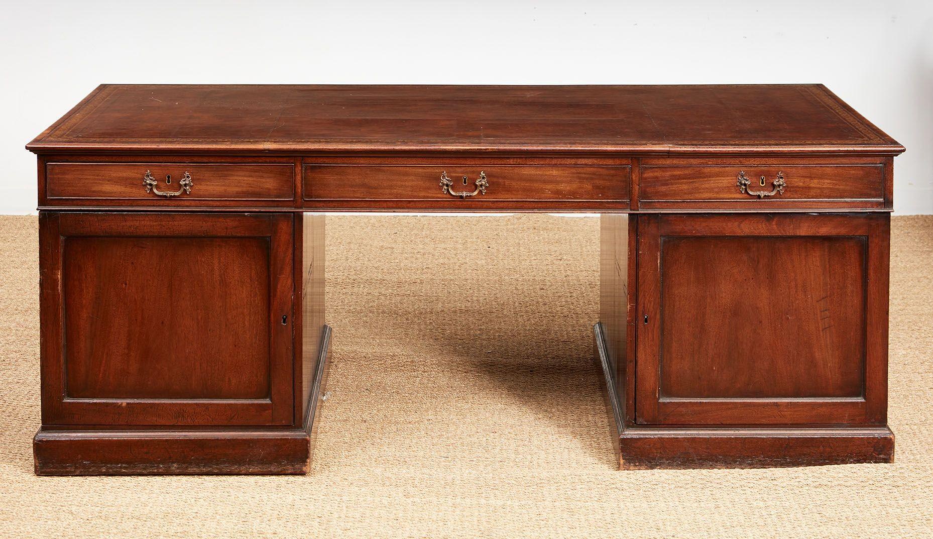 18th Century Chippendale Partners' Desk For Sale