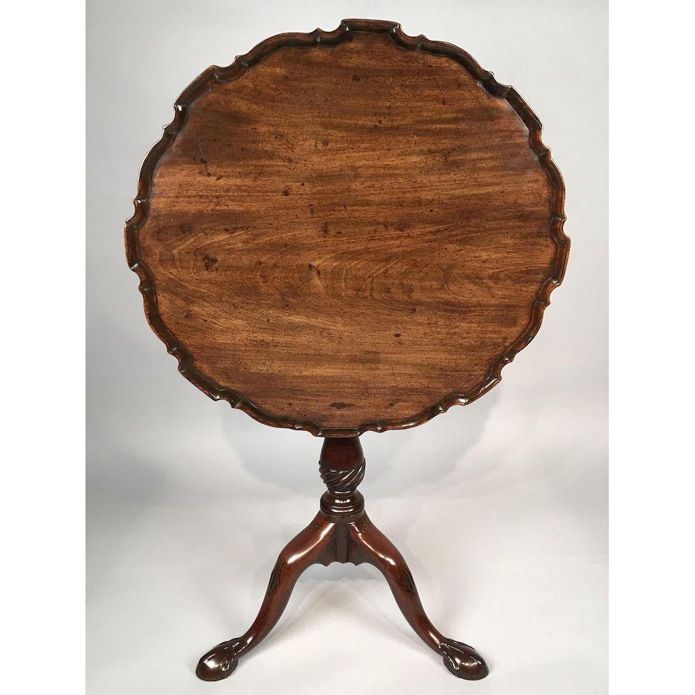 Chippendale Period Carved Mahogany Pie Crust Tripod Table In Good Condition In Lymington, GB