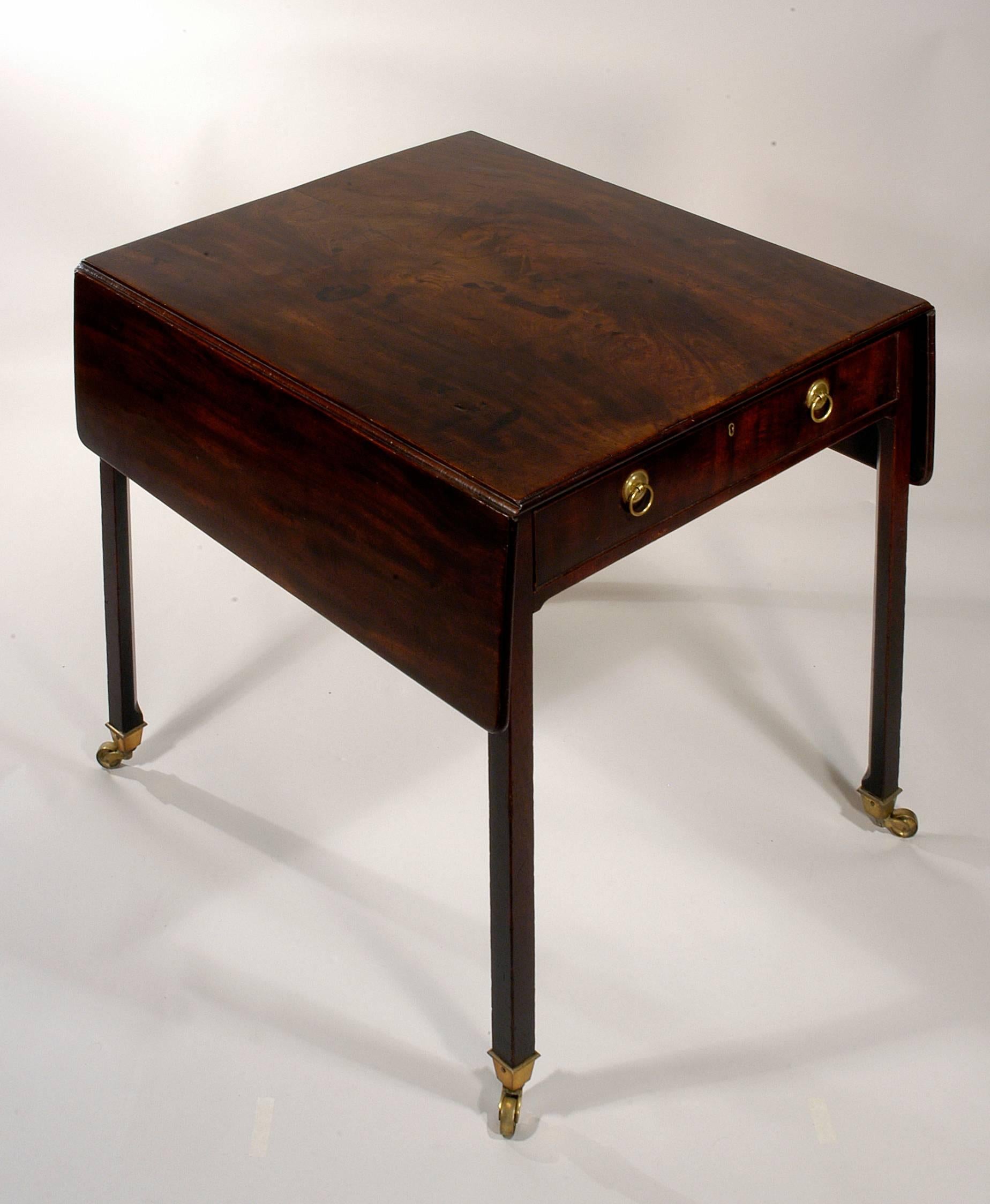 Mid-18th Century Chippendale Period Mahogany Rectangular Pembroke Table, English, circa 1760 For Sale