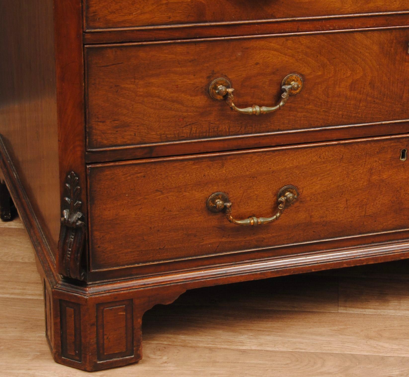 Chippendale Period Mahogany Gentleman's Dressing Chest For Sale 3