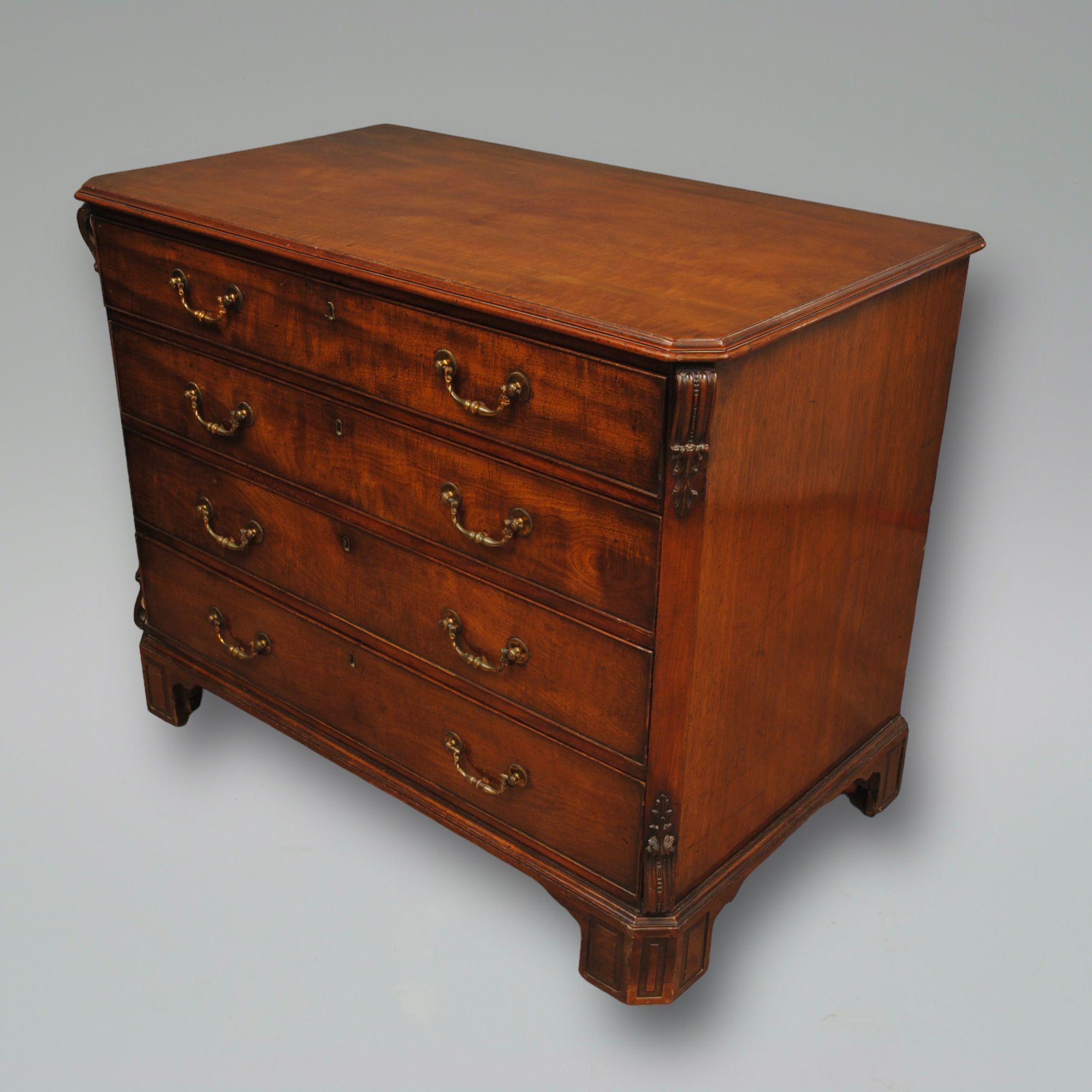English Chippendale Period Mahogany Gentleman's Dressing Chest For Sale
