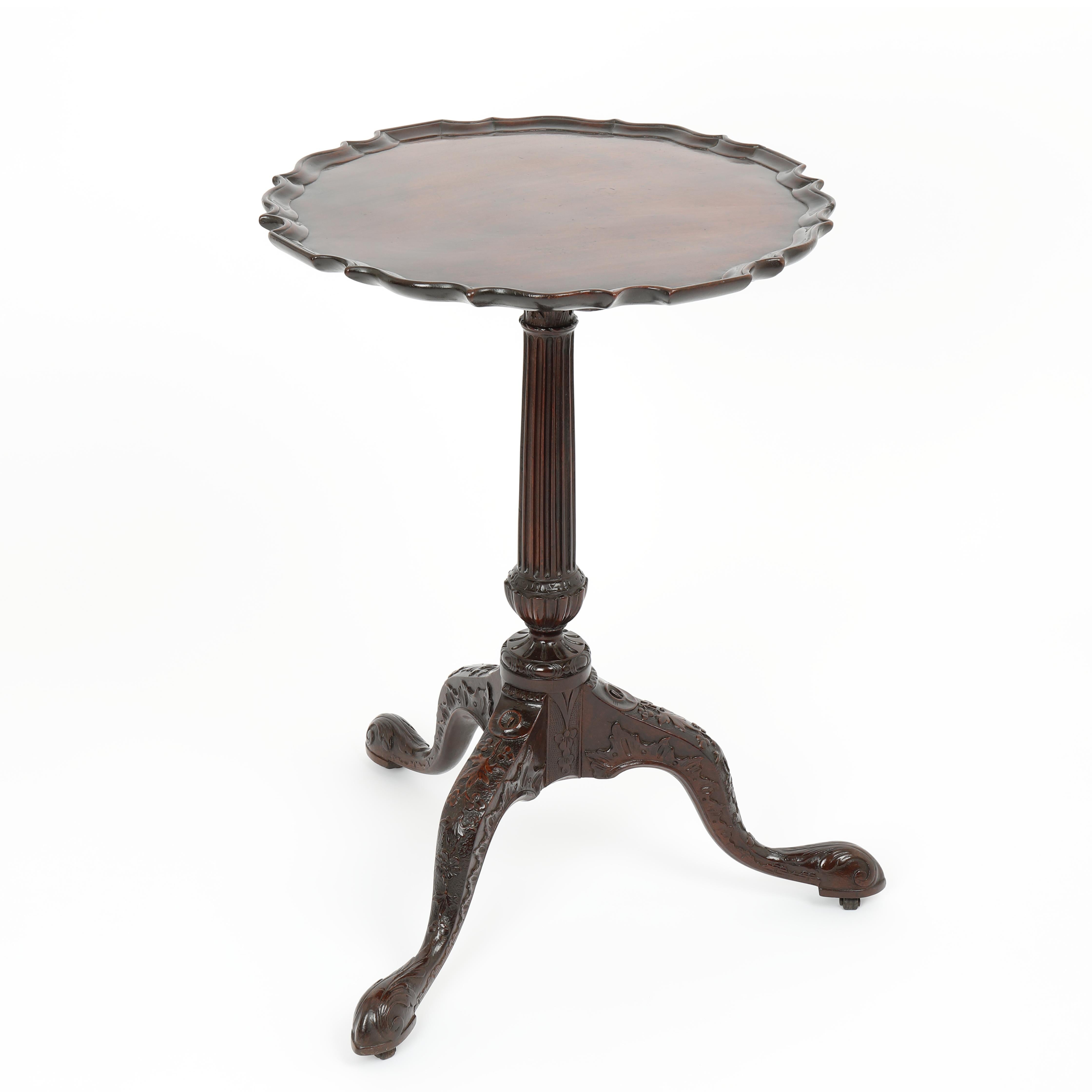 Chippendale Period Mahogany 'Pie-Crust' Tripod Table For Sale 8