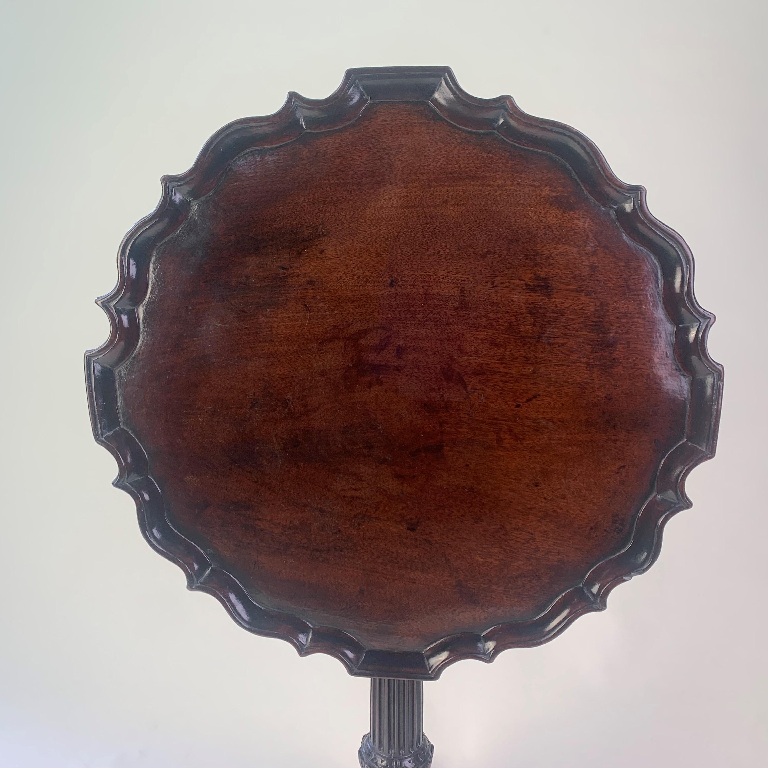 Carved Chippendale Period Mahogany 'Pie-Crust' Tripod Table For Sale