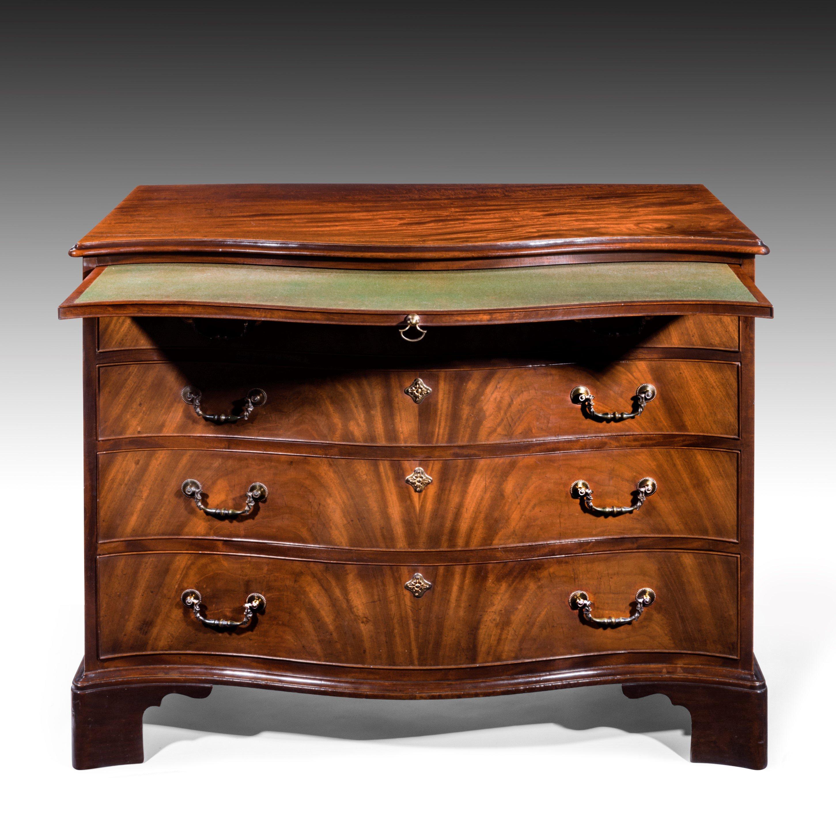 Chippendale Period Mahogany Serpentine Commode Chest For Sale 2