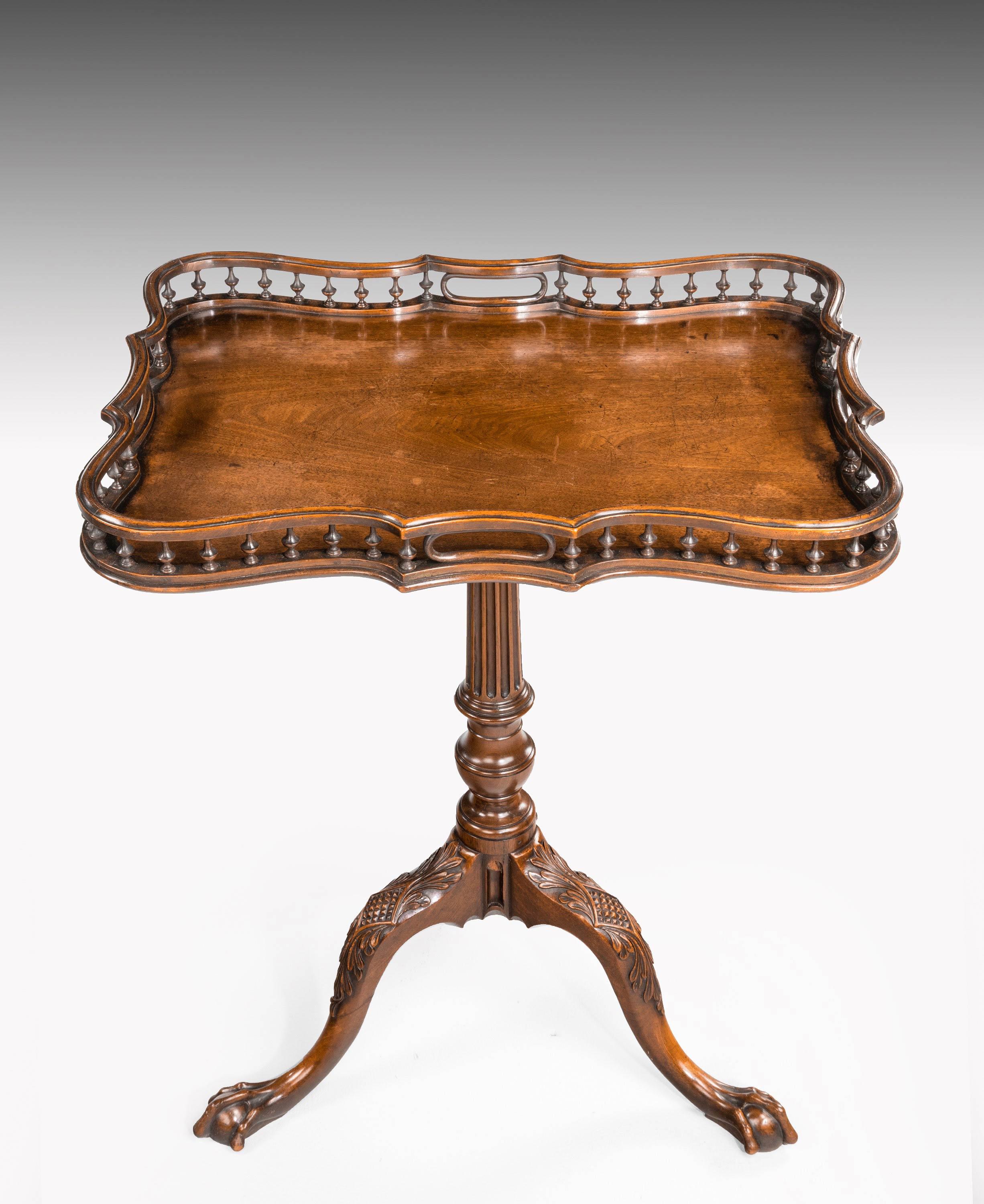 Late 18th Century Chippendale Period Tripod Table For Sale