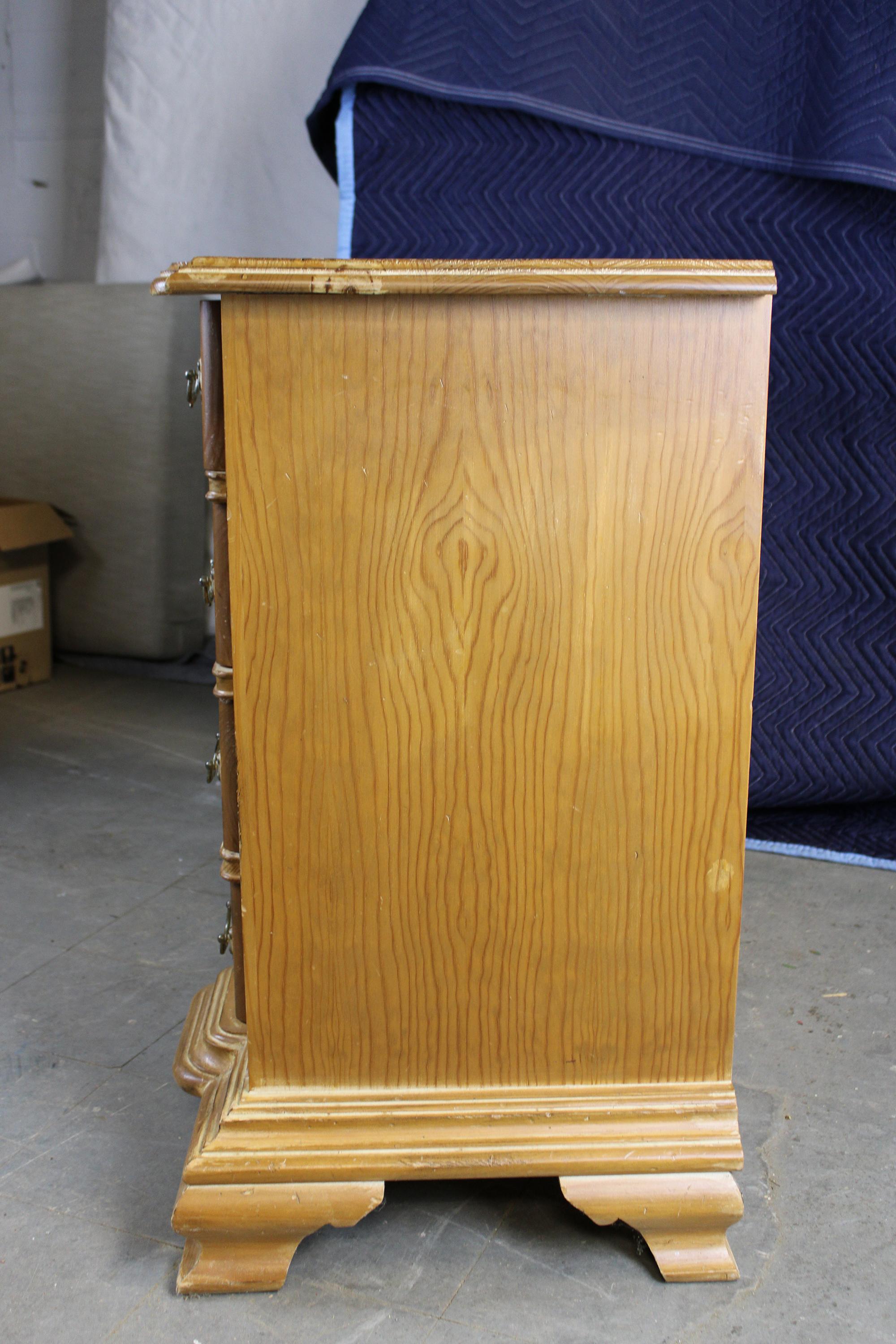 20th Century Chippendale Pine Goddard Block Front Bachelors Chest of Drawer Dresser Colonial For Sale