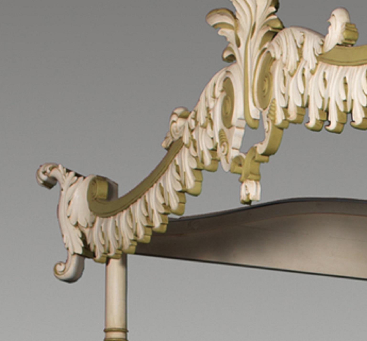 Intagliato a mano Letto Chippendale Plume in vendita