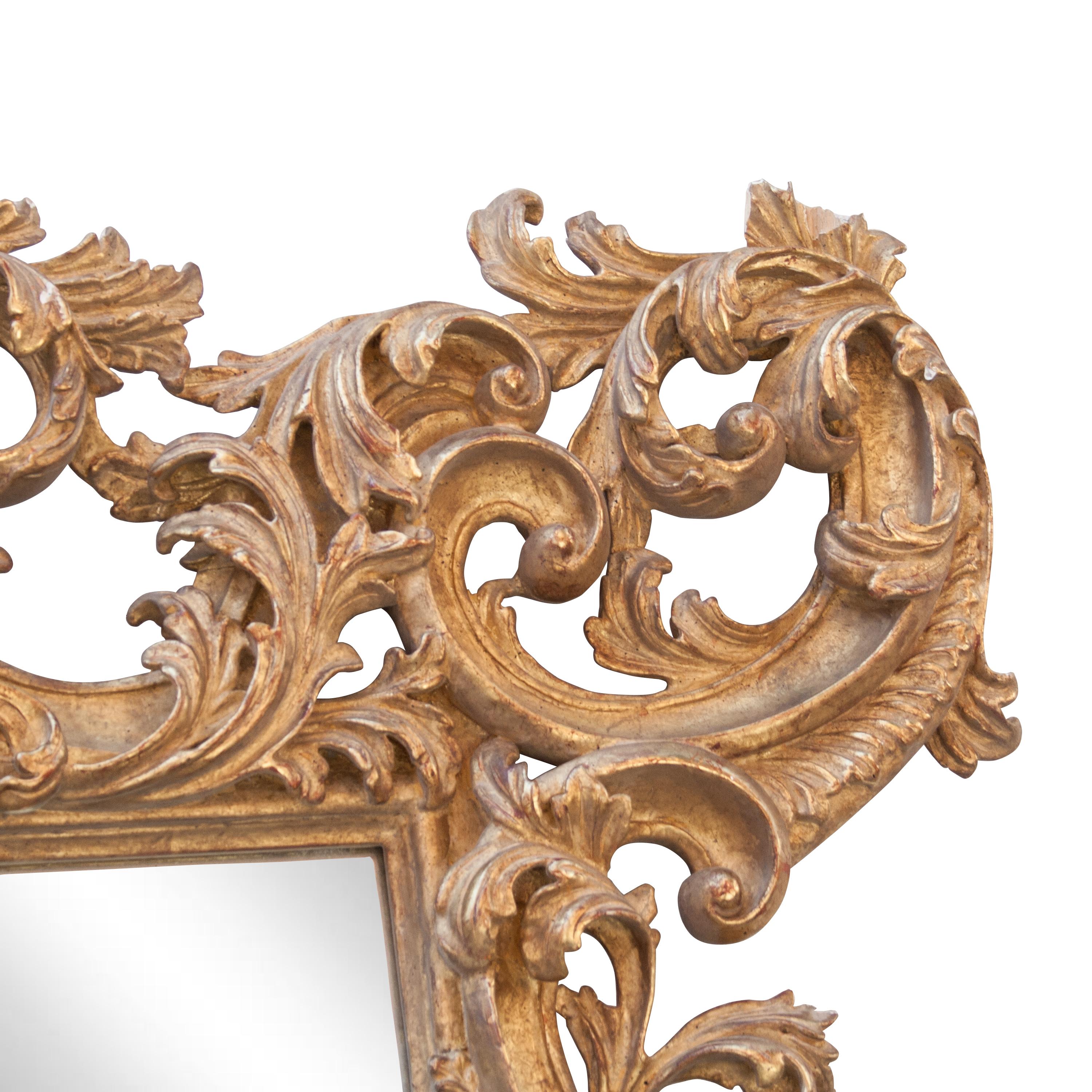 Fin du 20e siècle Miroir rectangulaire Chippendale fabriqué à la main en bois de feuille d'or, Espagne, 1970 en vente