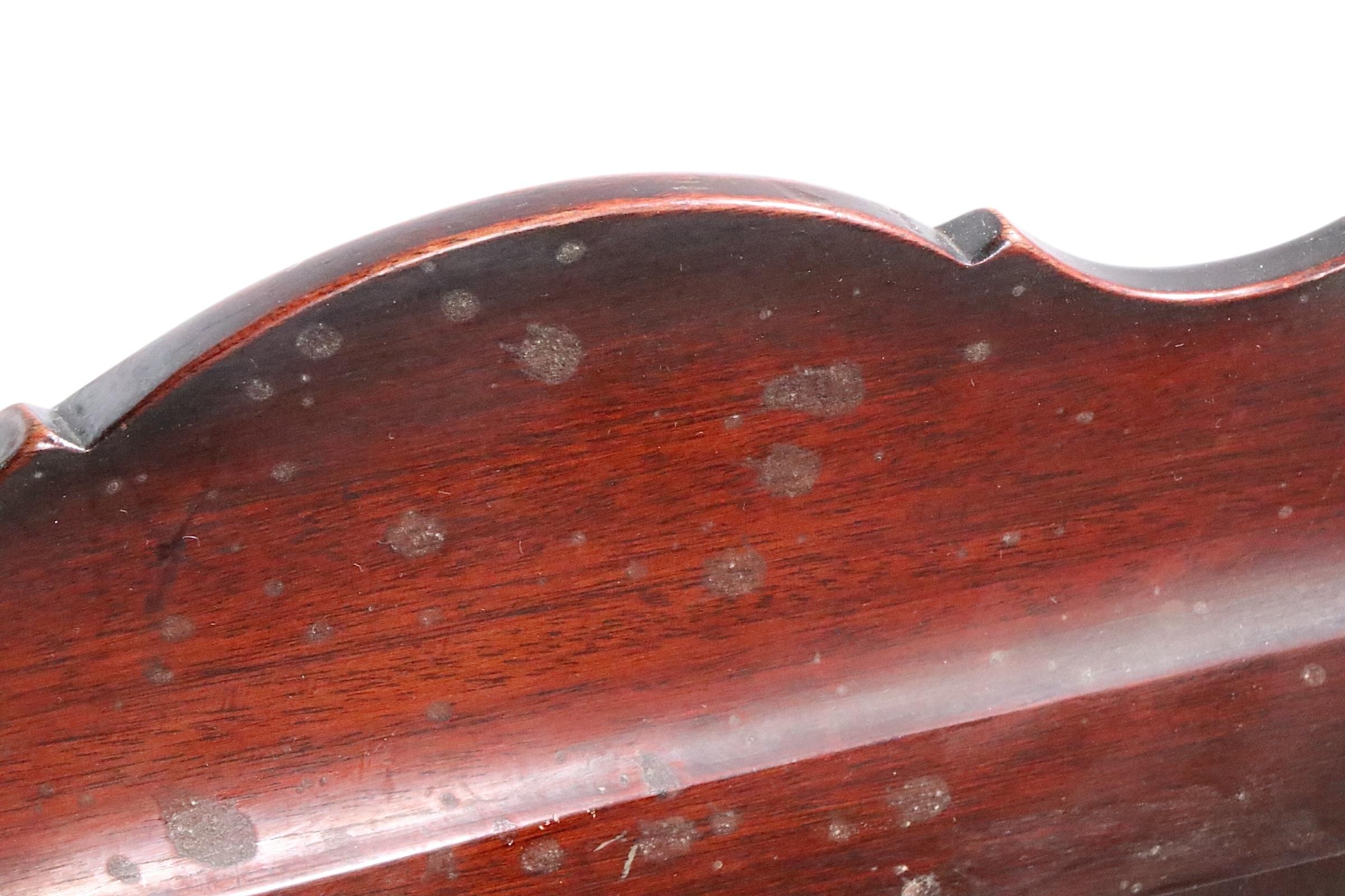 Causeuse Chippendale Revive en acajou et bois sculpté  A.I.C. C 1920/40 en vente 5