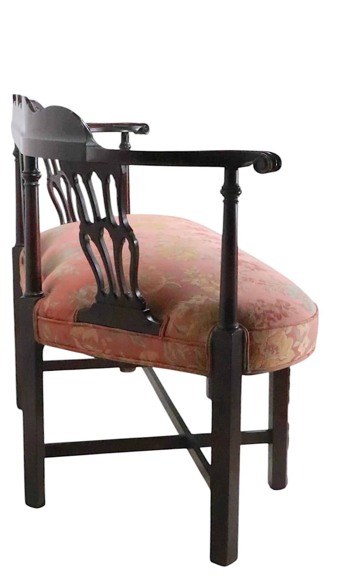 Causeuse Chippendale Revive en acajou et bois sculpté  A.I.C. C 1920/40 en vente 7