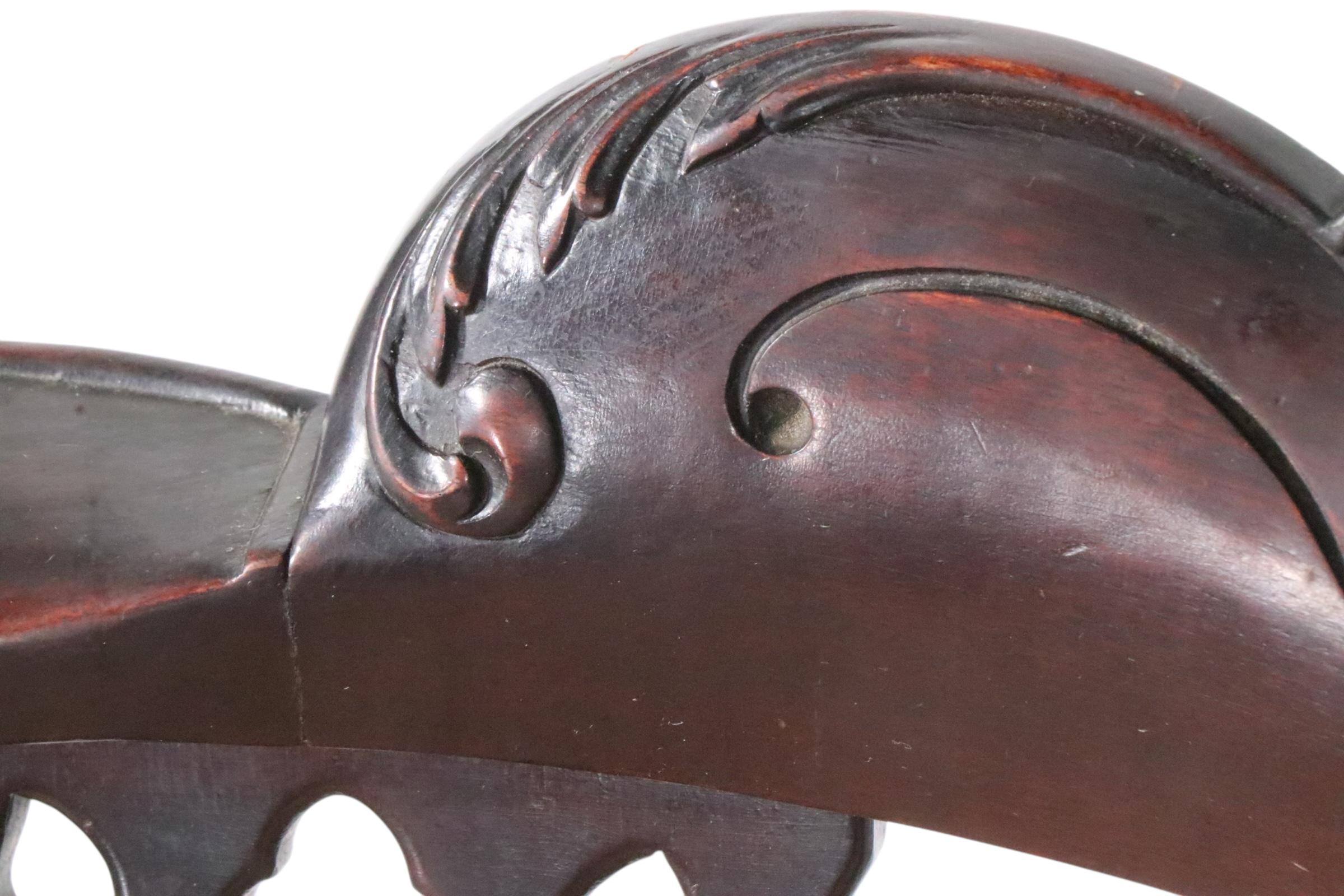 Causeuse Chippendale Revive en acajou et bois sculpté  A.I.C. C 1920/40 en vente 9
