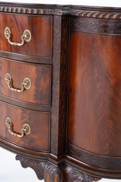 Chippendale Mahogany Side Cabinet Chest Carved sideboard, Three Drawers