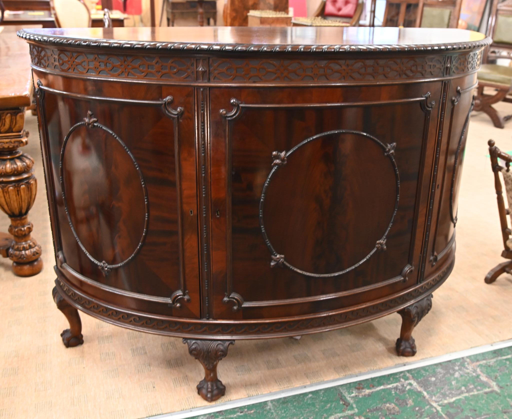 Fine XIX secolo Mobile laterale Chippendale Cassapanca in mogano 1880 in vendita