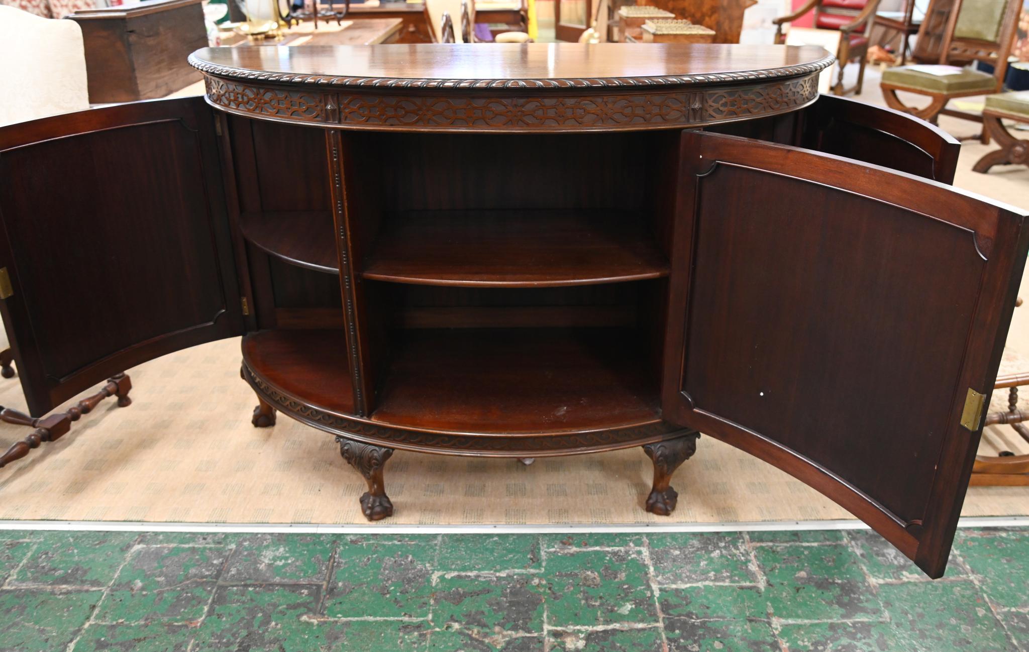 Mobile laterale Chippendale Cassapanca in mogano 1880 in vendita 3