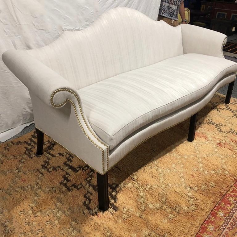 Chippendale Sofa with Homespun Linen In Good Condition For Sale In Sag Harbor, NY