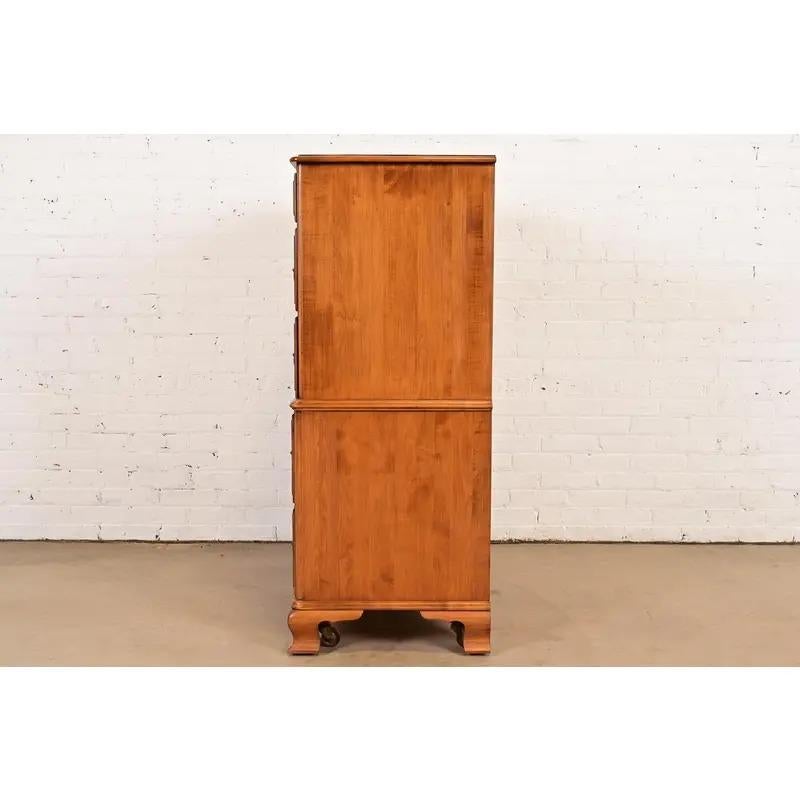 Comò Highboy in acero massiccio Chippendale di Kling, CIRCA 1960 in vendita 6