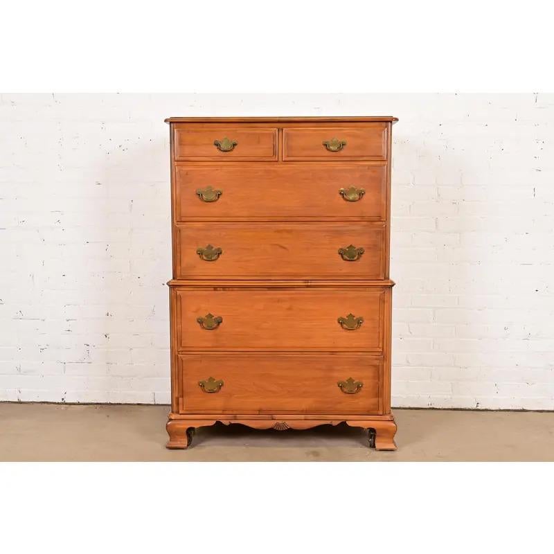 Comò Highboy in acero massiccio Chippendale di Kling, CIRCA 1960 in vendita 8