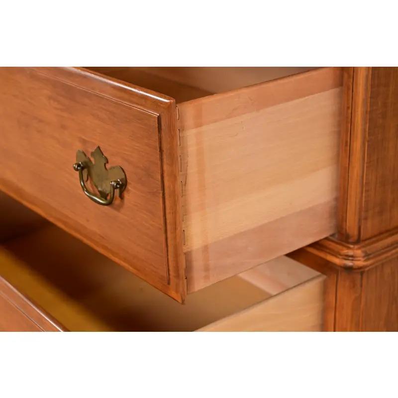 Ottone Comò Highboy in acero massiccio Chippendale di Kling, CIRCA 1960 in vendita