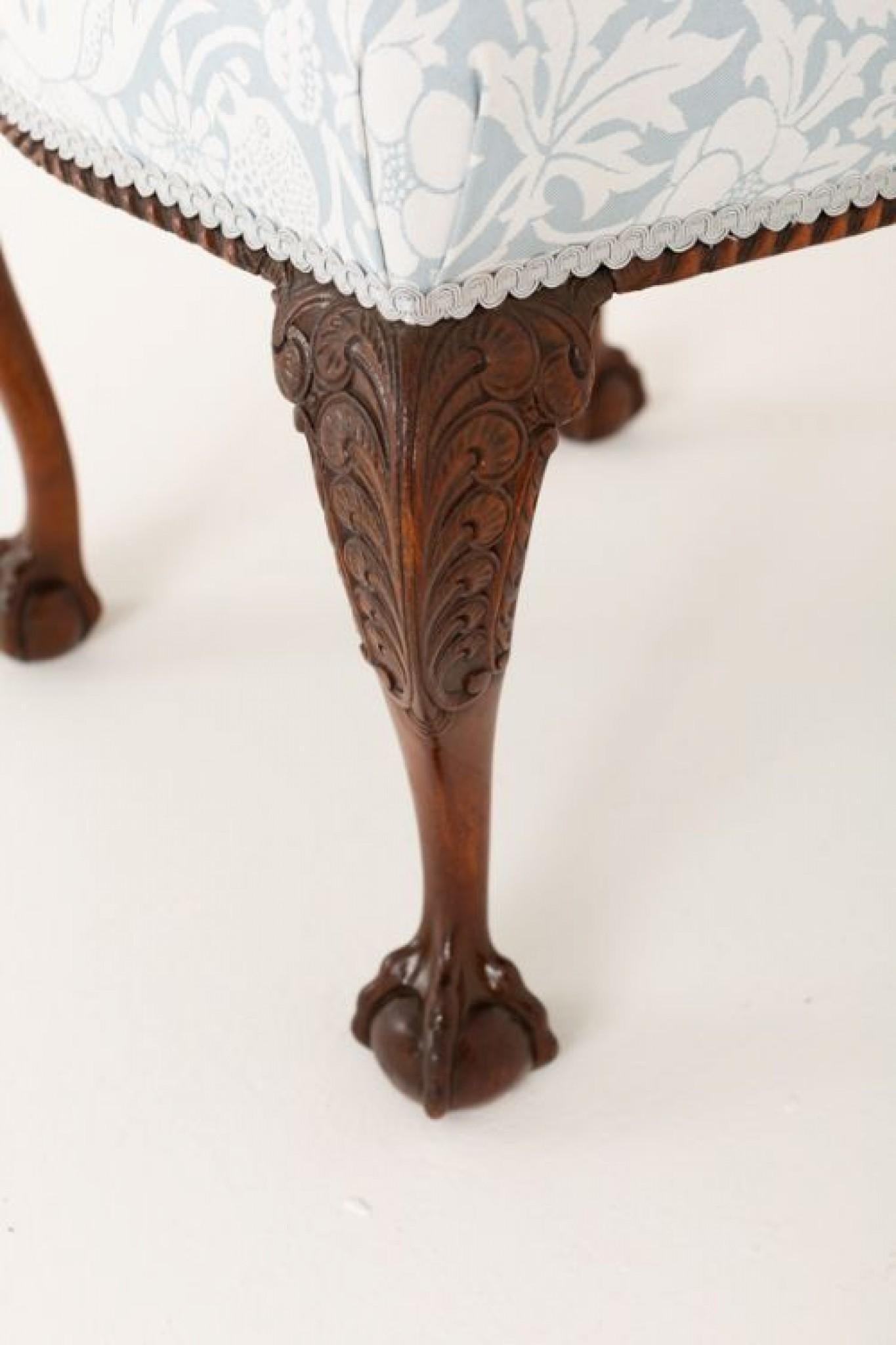 Sgabello Chippendale in mogano intagliato 1880 In condizioni buone in vendita a Potters Bar, GB
