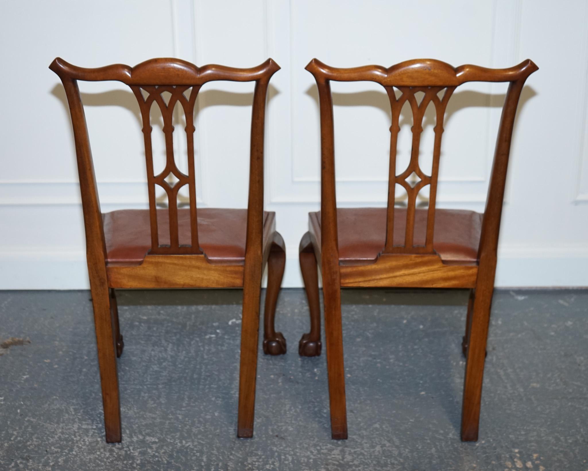 Hand-Crafted CHIPPENDALE STYLE 5 DINING CHAIRS WiTH LEATHER SEATS PERFECT FOR ROUND TABLE For Sale