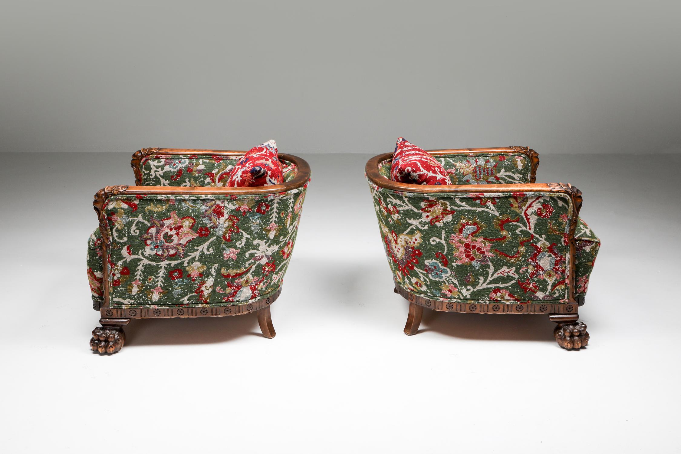 Chateau-Stil Chippendale-Möbel mit orientalischen Ornamenten.

Neu gepolstert mit Pierre Frey 
Der neue Stoff, ein Perserteppich, der als Wolljacquard neu interpretiert wurde, zeigt fein gewellte Rahmen, die mit den sanften Auswirkungen der Zeit