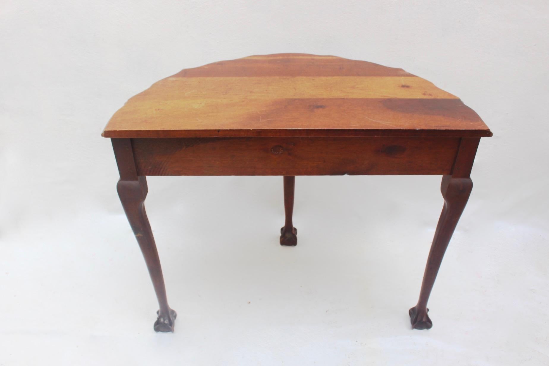 Chippendale Style Ball and Claw Mahogany Demilune Console Table In Good Condition For Sale In Valencia, Valencia