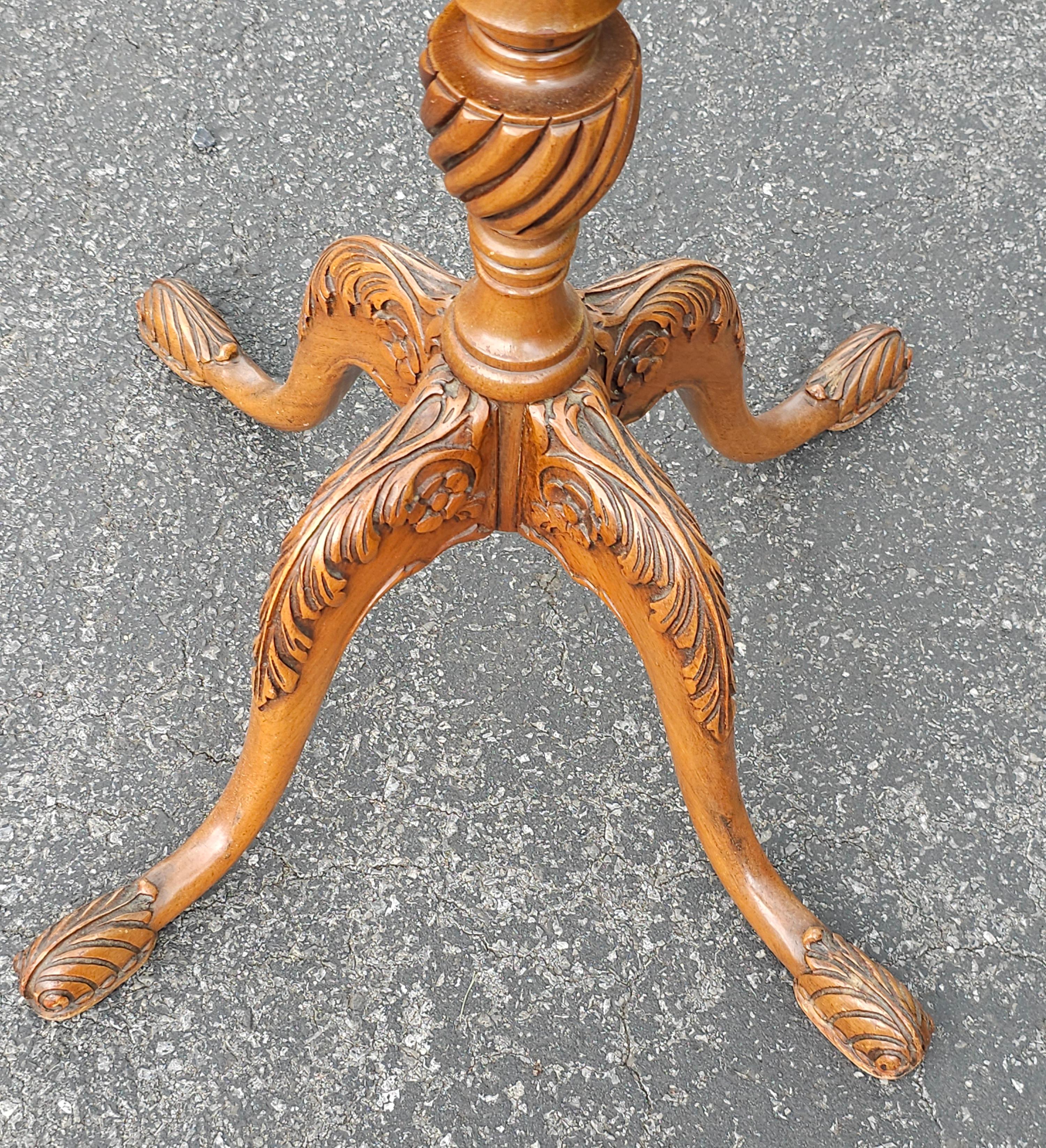 Chippendale-Stil Wurzelholz durchbrochene Galerie Piecrust Tilt Top Teetisch (amerikanisch) im Angebot
