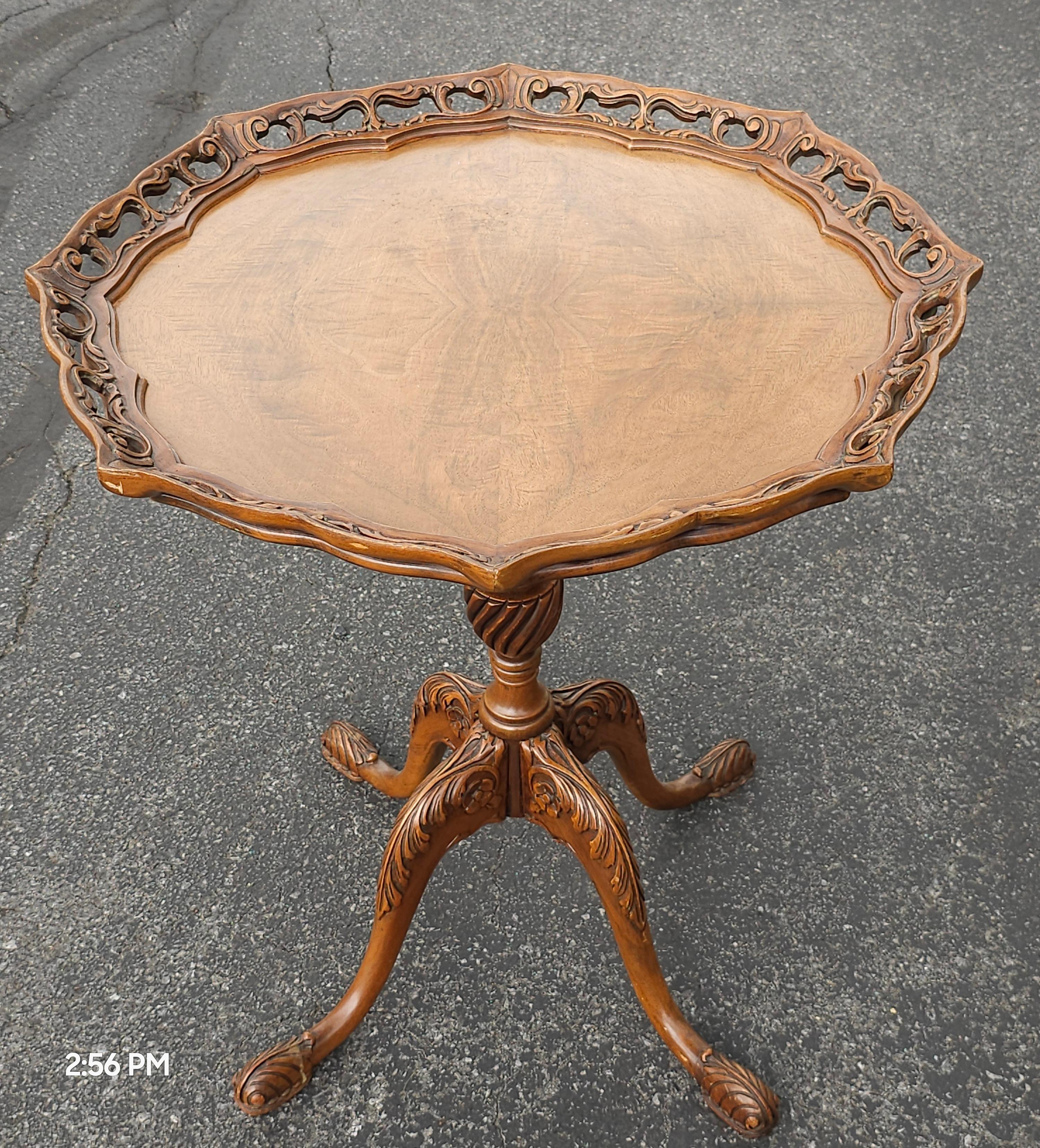 Chippendale-Stil Wurzelholz durchbrochene Galerie Piecrust Tilt Top Teetisch (Obstholz) im Angebot
