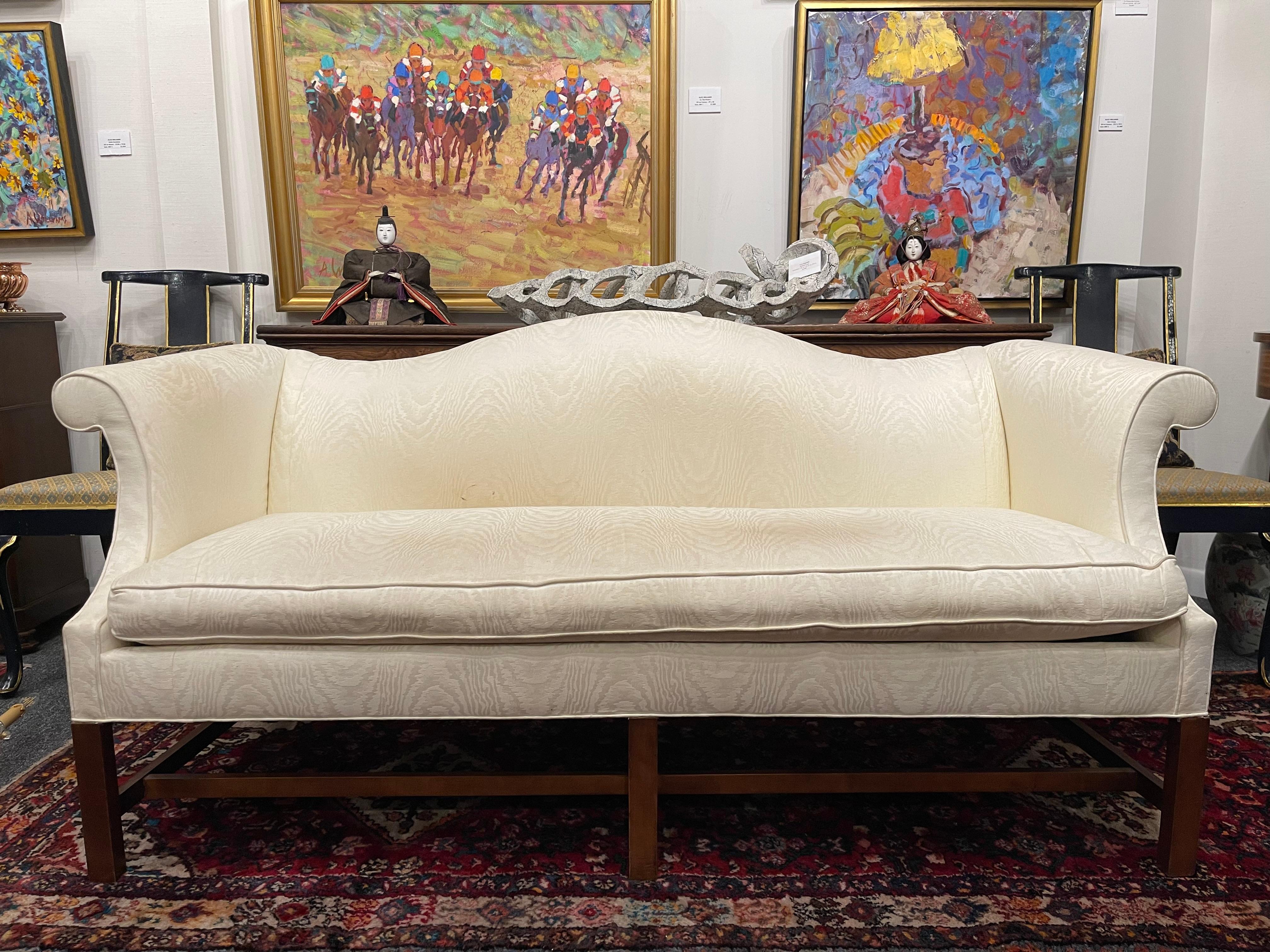 Chippendale style came lback sofa with a single cushion, 20th century. Made by Southwood Furniture maker in Hickory, North Carolina. New Upholstery is required.