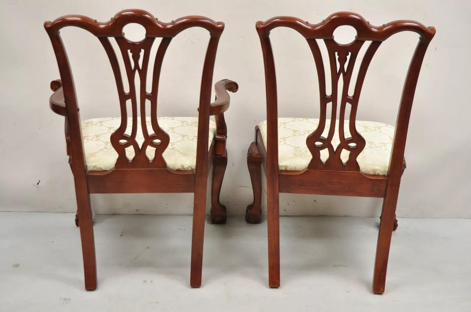 Sedie da sala da pranzo in stile Chippendale in mogano intagliato con Ball e Claw - Set di 8 in vendita 4