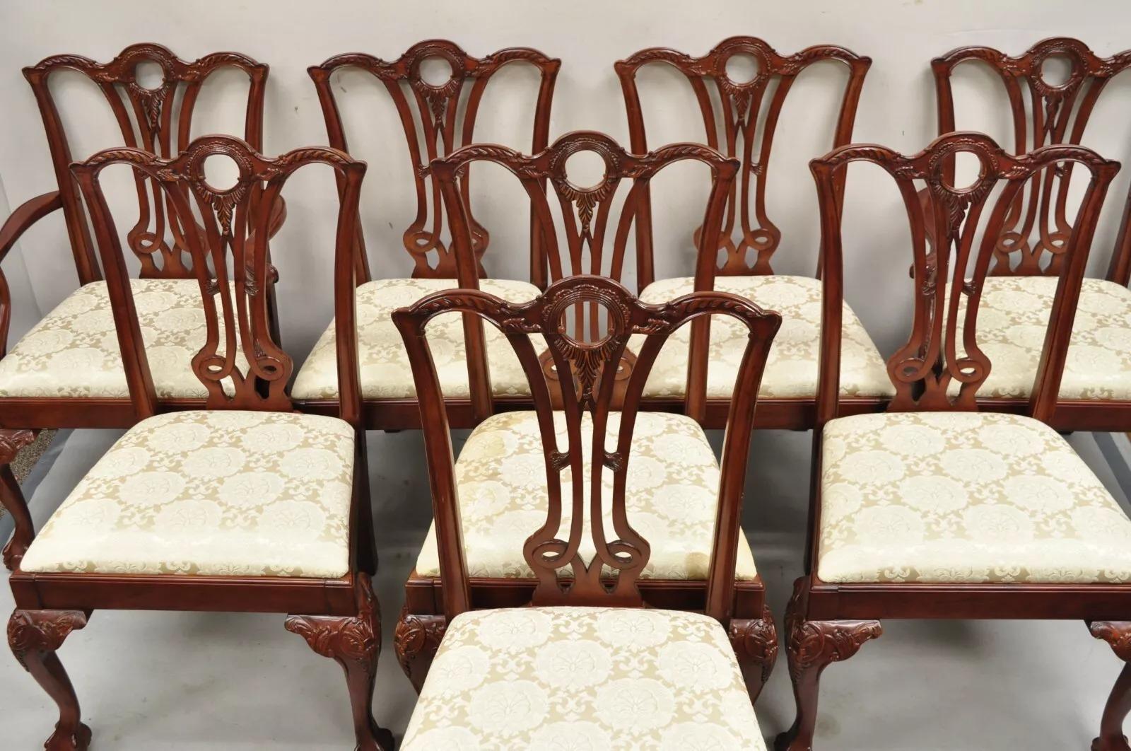 Sedie da sala da pranzo in stile Chippendale in mogano intagliato con Ball e Claw - Set di 8 in vendita 6