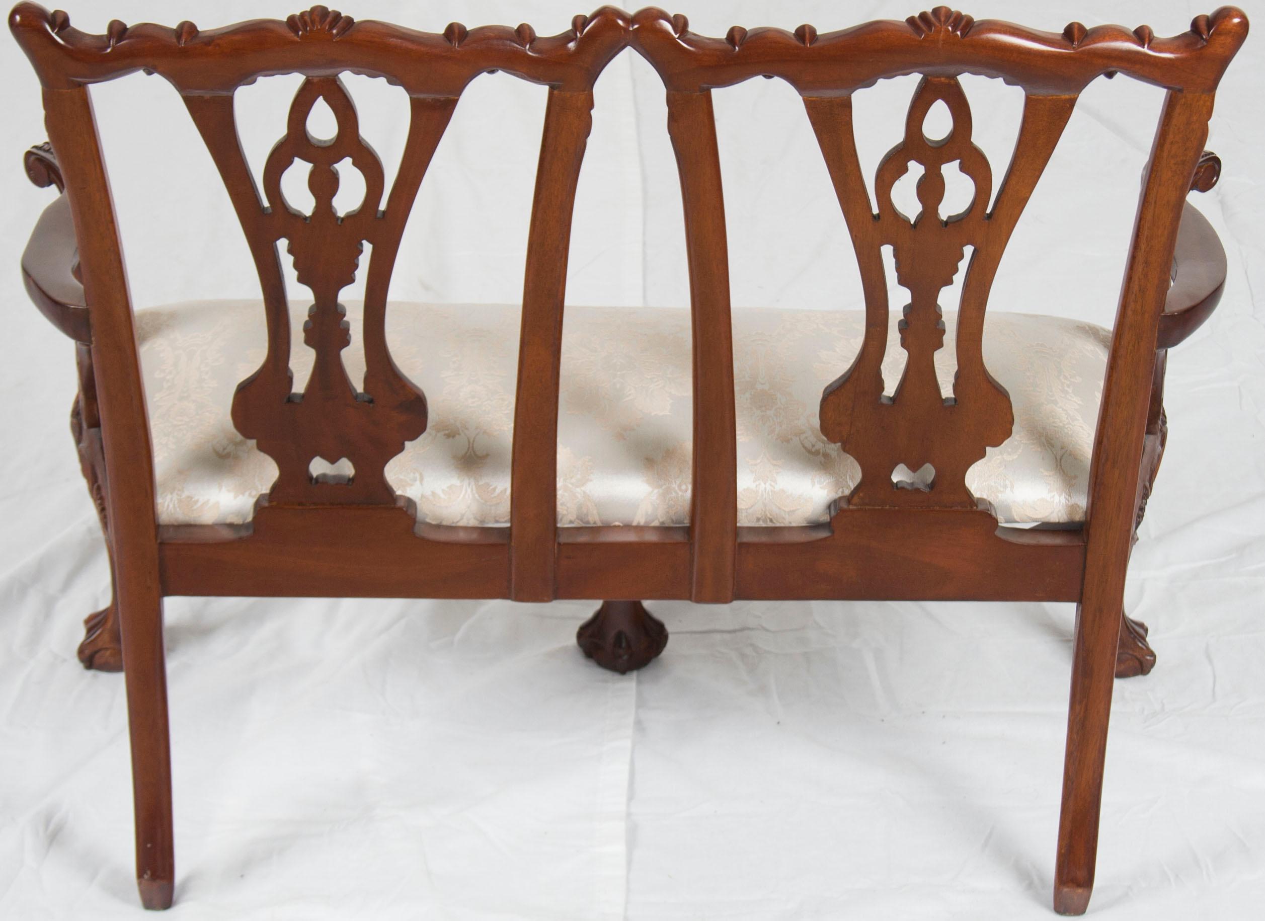 Chippendale Style Carved Mahogany Child's Size Bench In Good Condition For Sale In Atlanta, GA
