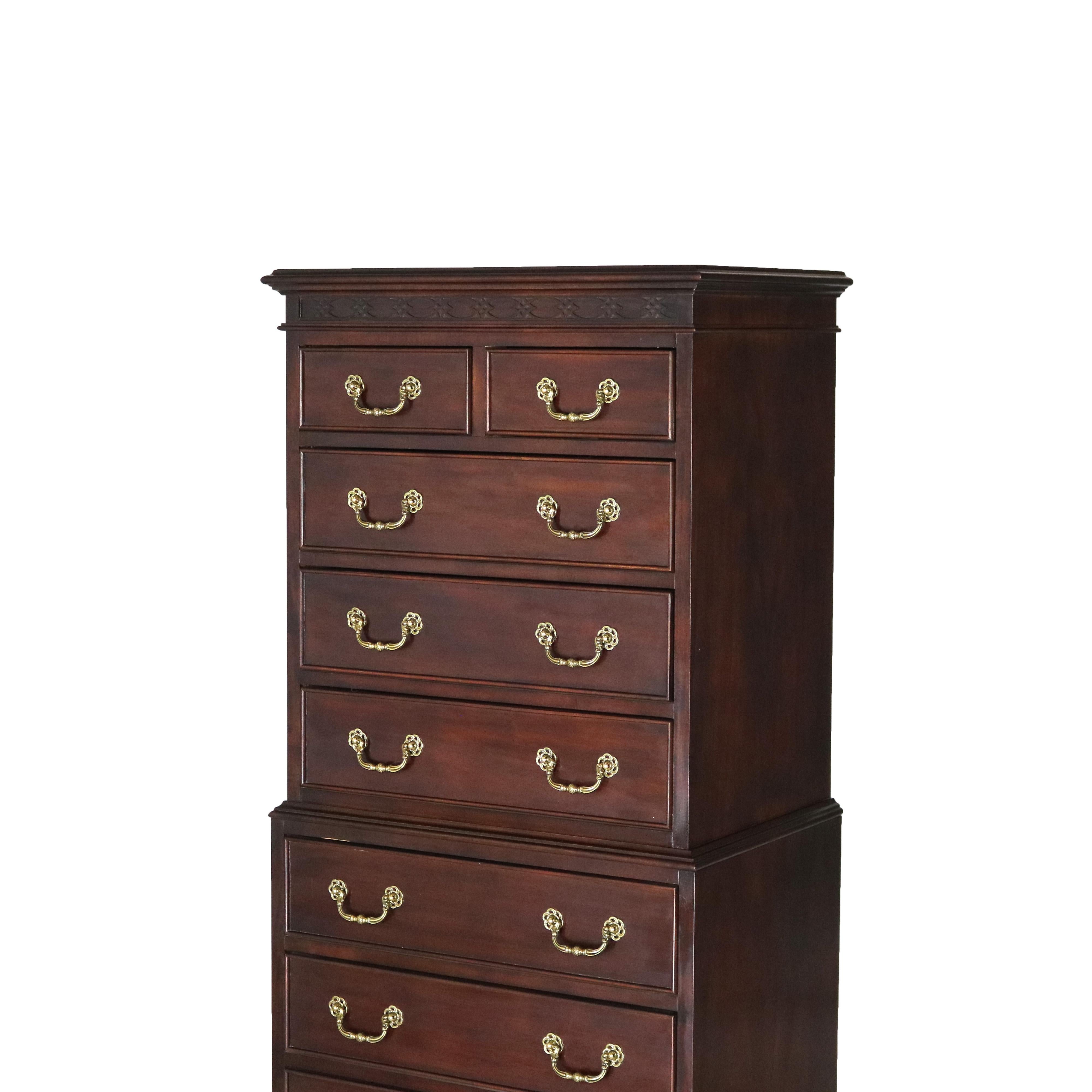 Chippendale Style Century Mahogany Eight-Drawer Lingerie Chest 20thC In condizioni buone in vendita a Big Flats, NY