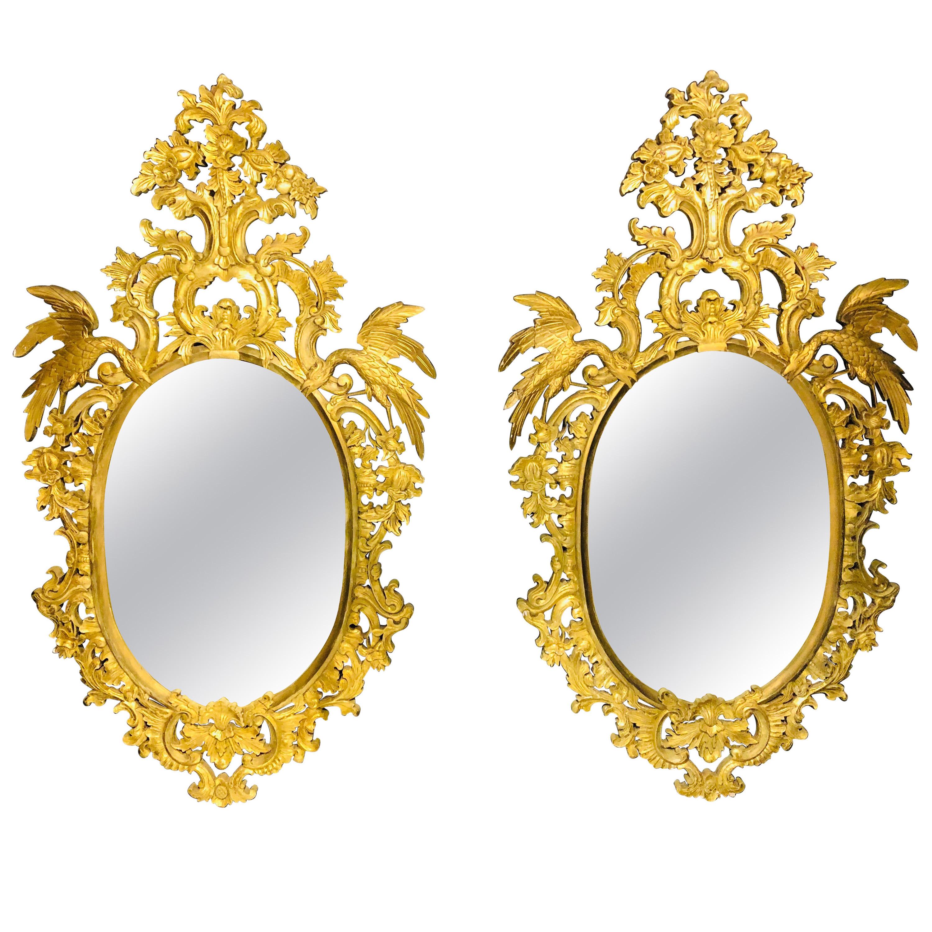 Paire de miroirs de style Chippendale, muraux ou au-dessus de manteau, Italie