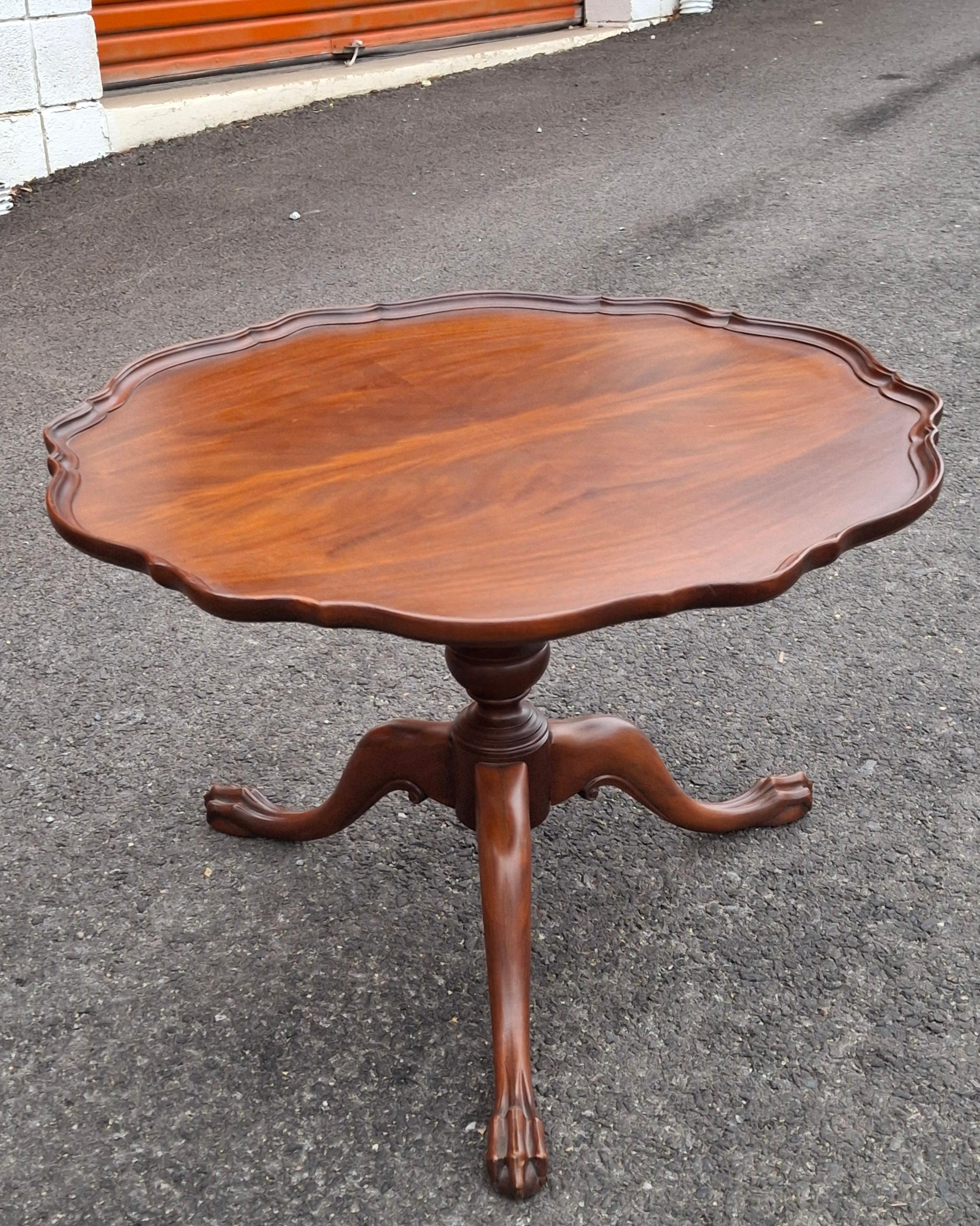 Chippendale Style Crotch Mahogany Low Center Table or Coffee Table For Sale 6