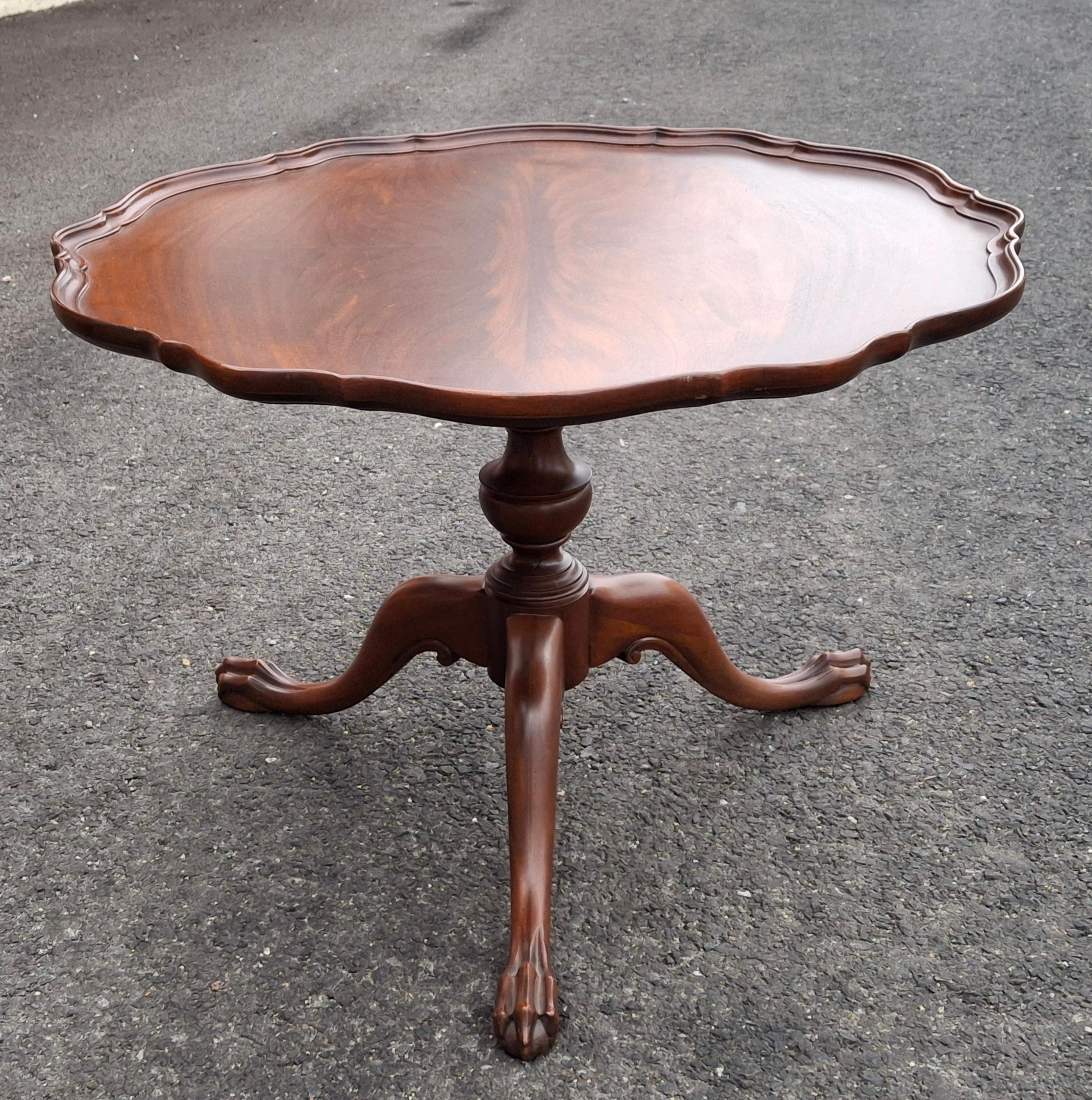 American Chippendale Style Crotch Mahogany Low Center Table or Coffee Table For Sale