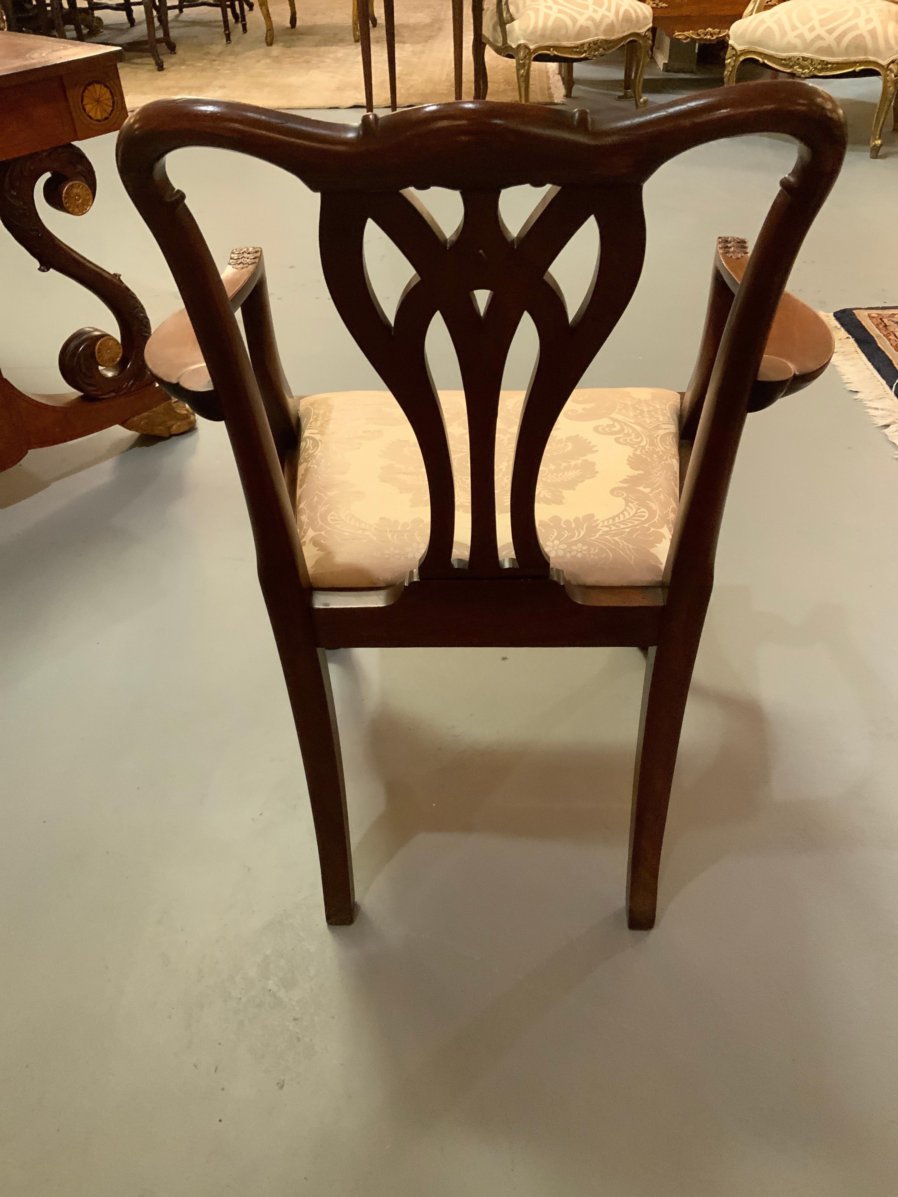 Chaises de salle à manger de style Chippendale. Ensemble de quatorze, 19ème siècle en vente 3